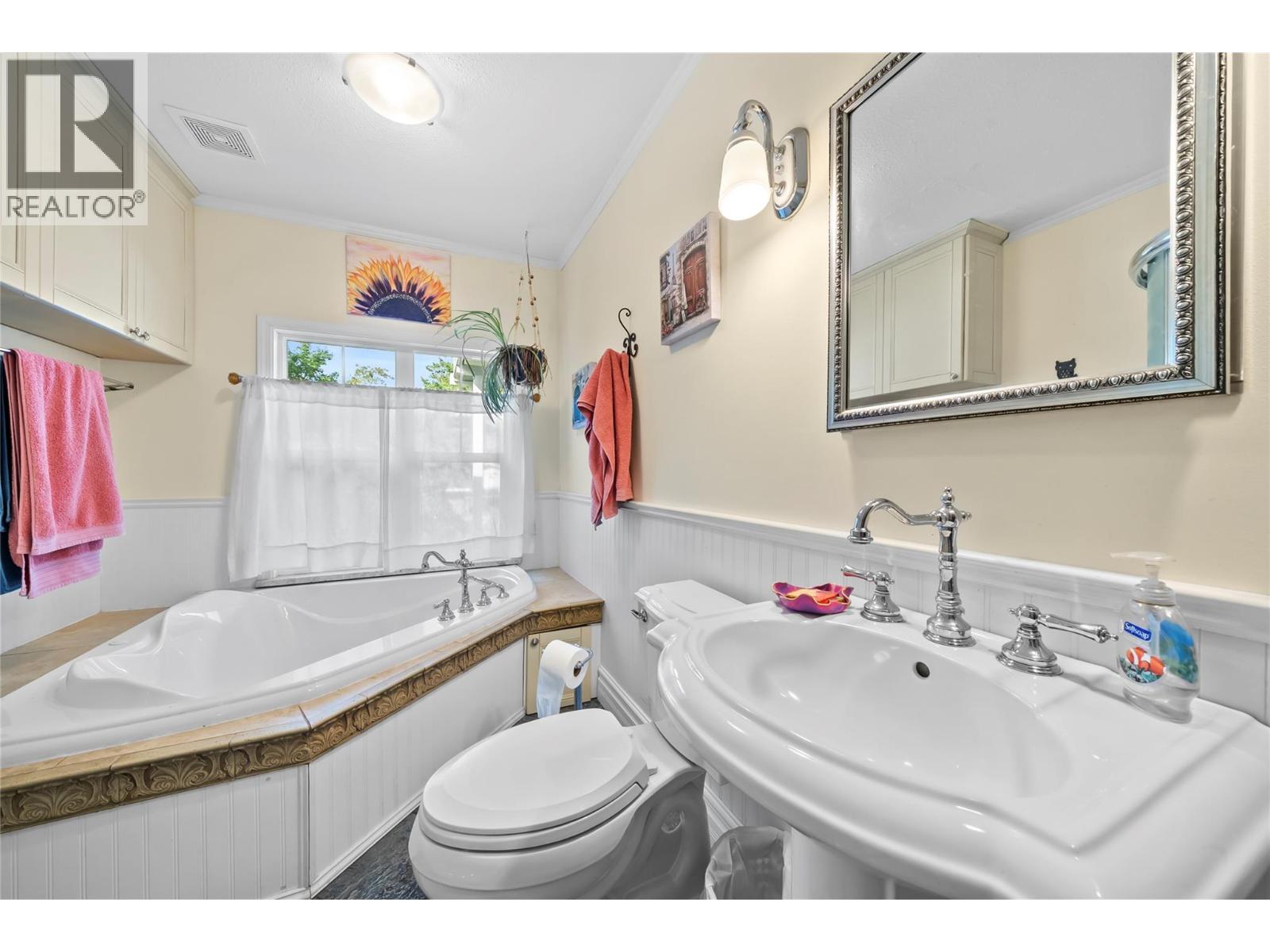 591 6 Street Se, Salmon Arm, British Columbia  V1E 4E5 - Photo 21 - 10399226