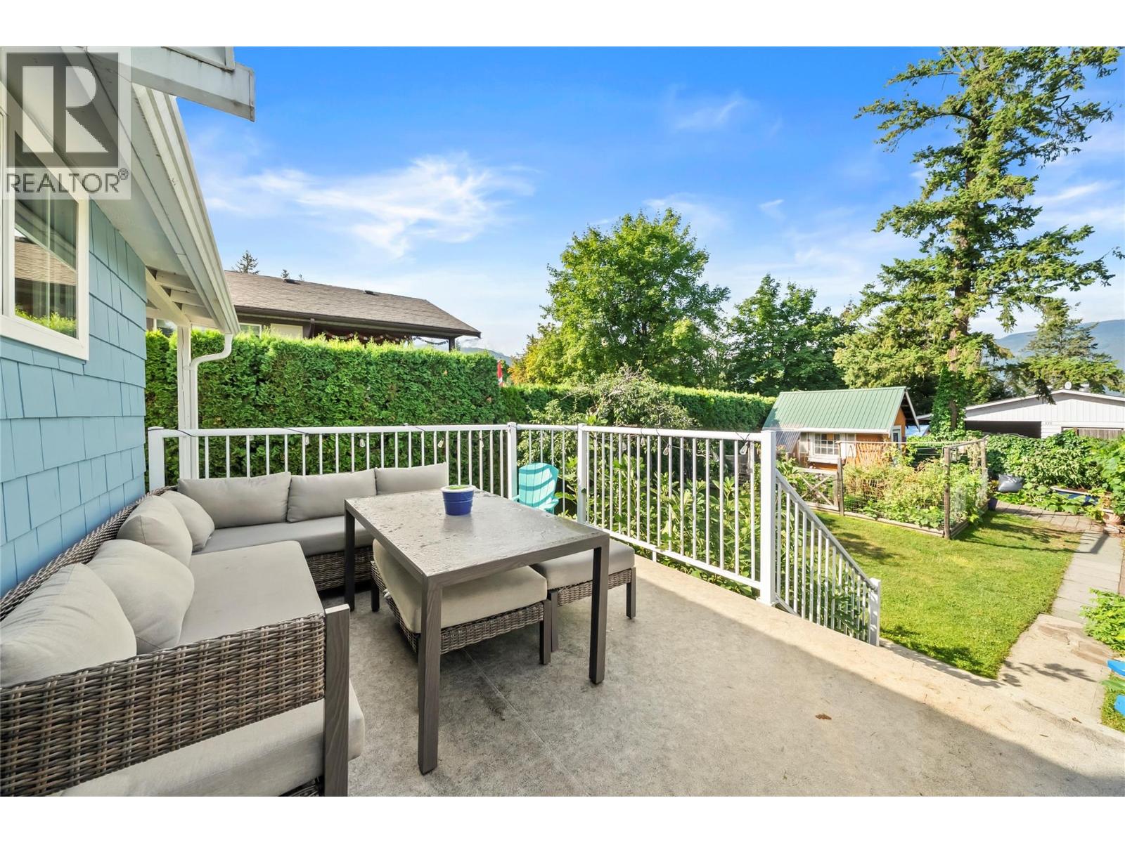 591 6 Street Se, Salmon Arm, British Columbia  V1E 4E5 - Photo 32 - 10399226