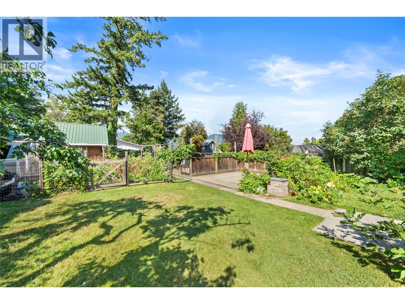591 6 Street Se, Salmon Arm, British Columbia  V1E 4E5 - Photo 35 - 10399226