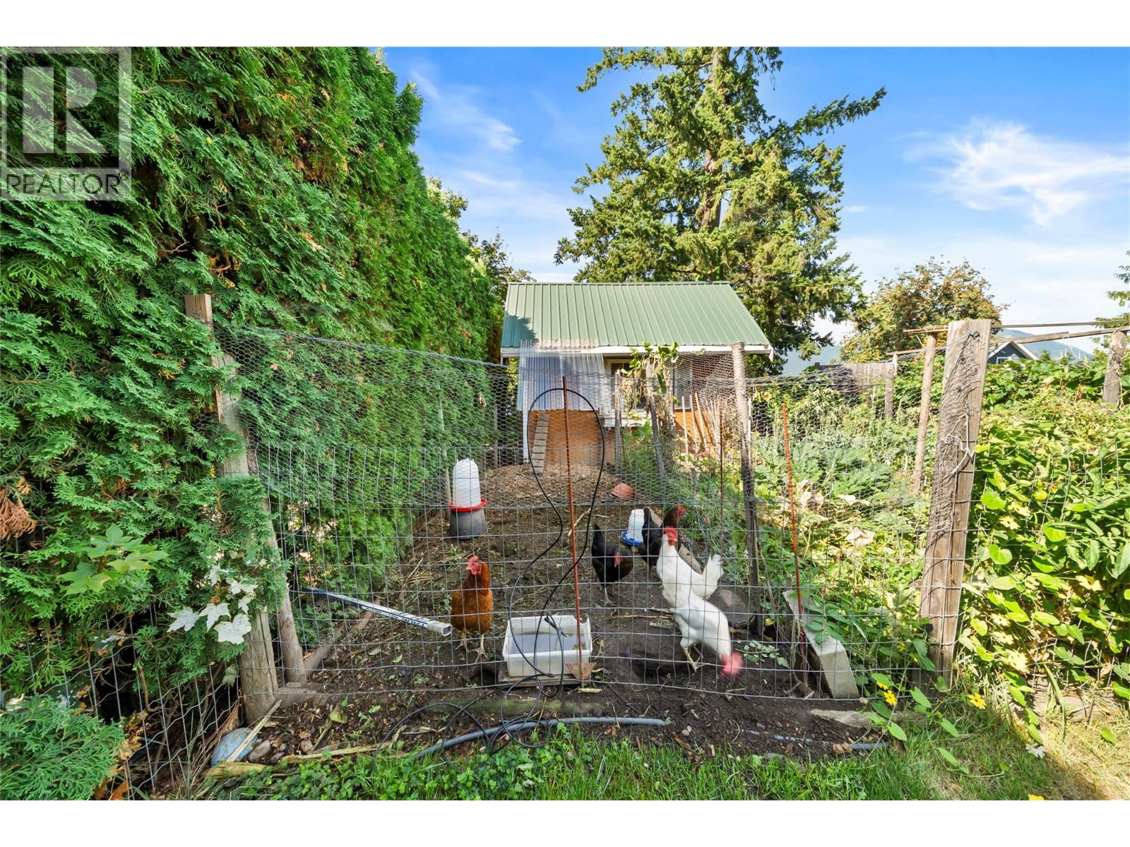591 6 Street Se, Salmon Arm, British Columbia  V1E 4E5 - Photo 40 - 10399226