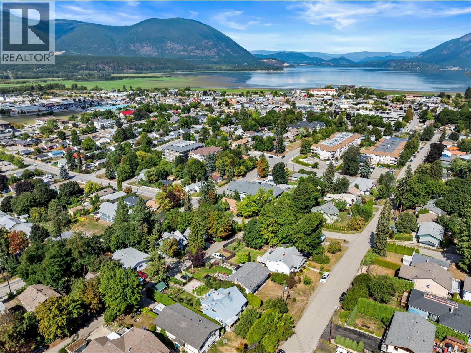 591 6 Street Se, Salmon Arm, British Columbia  V1E 4E5 - Photo 46 - 10399226