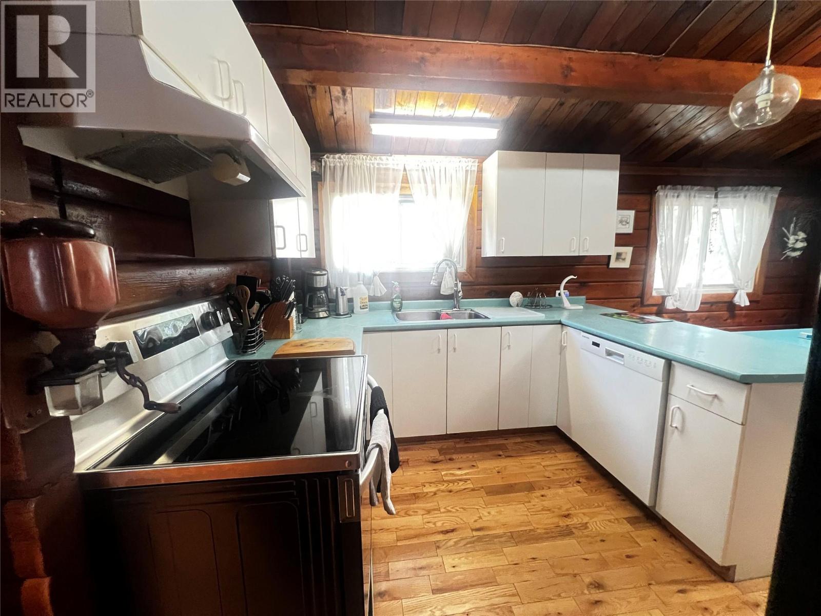 2513 Irvine Avenue, Merritt, British Columbia  V1K 1H4 - Photo 10 - 10399068