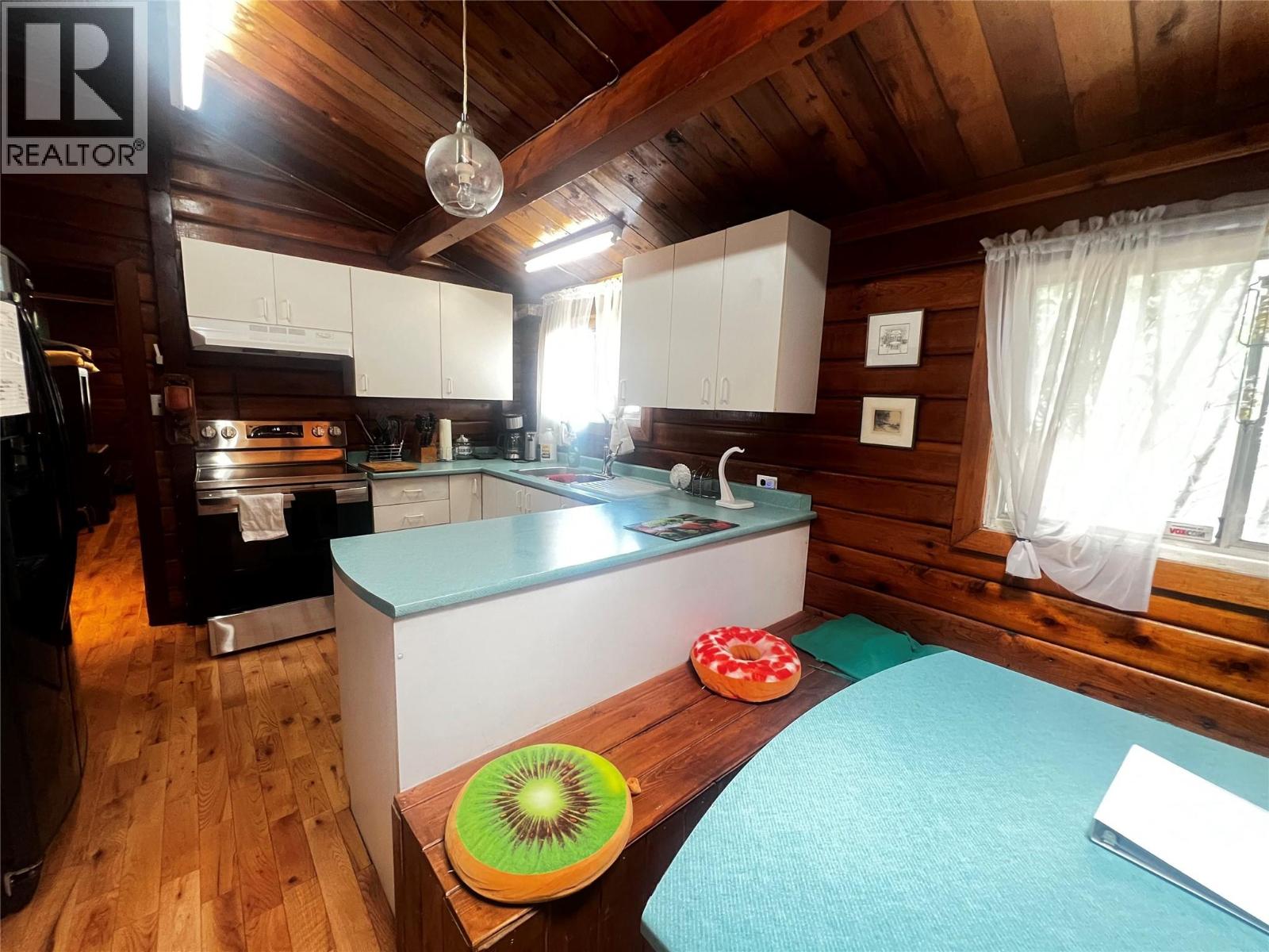 2513 Irvine Avenue, Merritt, British Columbia  V1K 1H4 - Photo 8 - 10399068