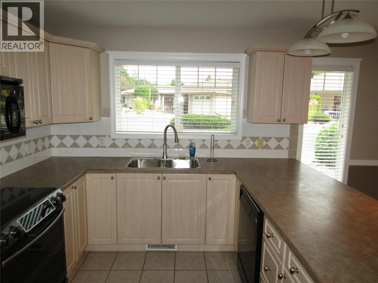 707 76th Avenue Unit# #5, Grand Forks, British Columbia  V0H 1H0 - Photo 6 - 10399489