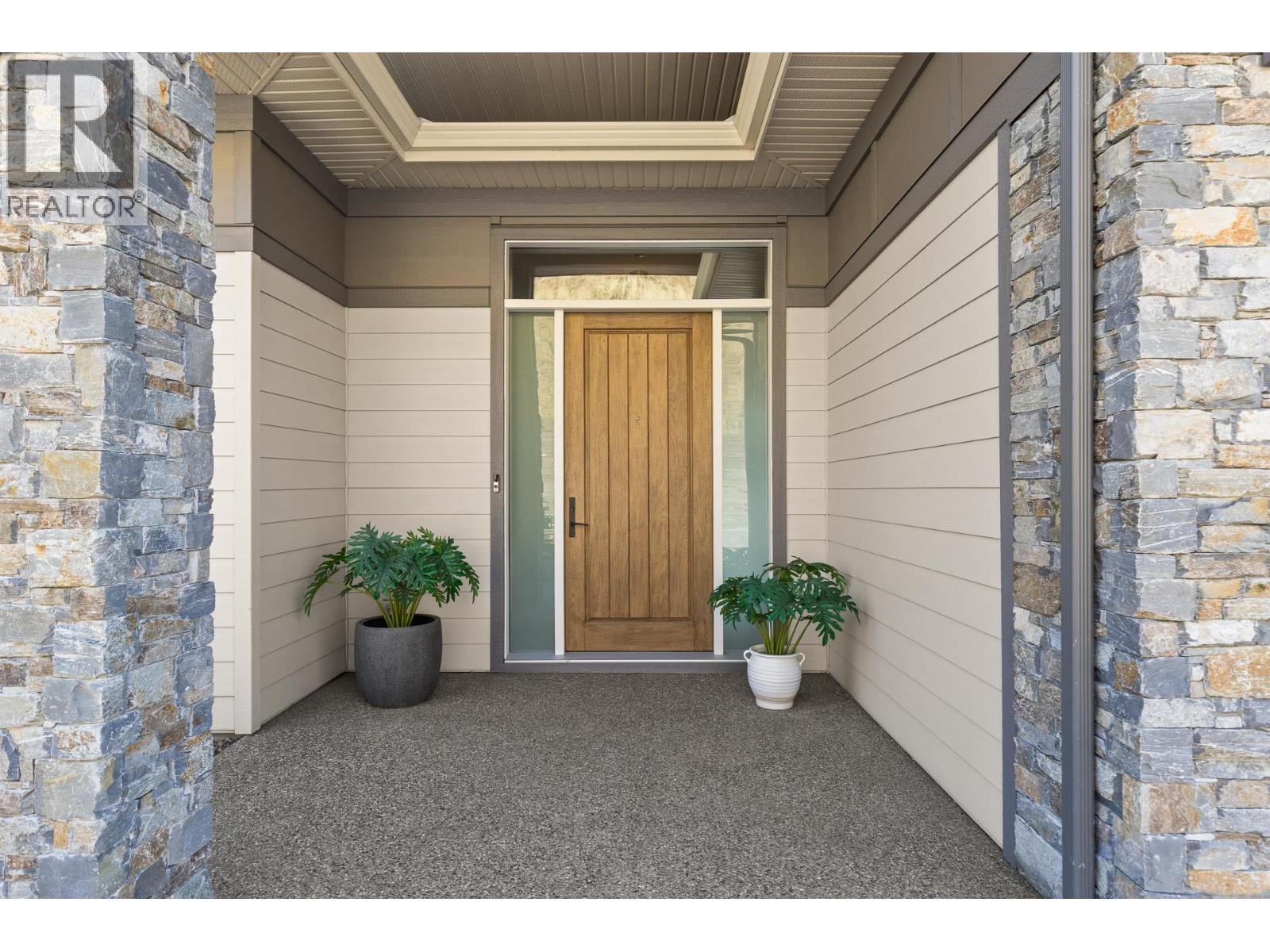 8876 Crofton Road, Vernon, British Columbia  V1H 2L2 - Photo 5 - 10399307