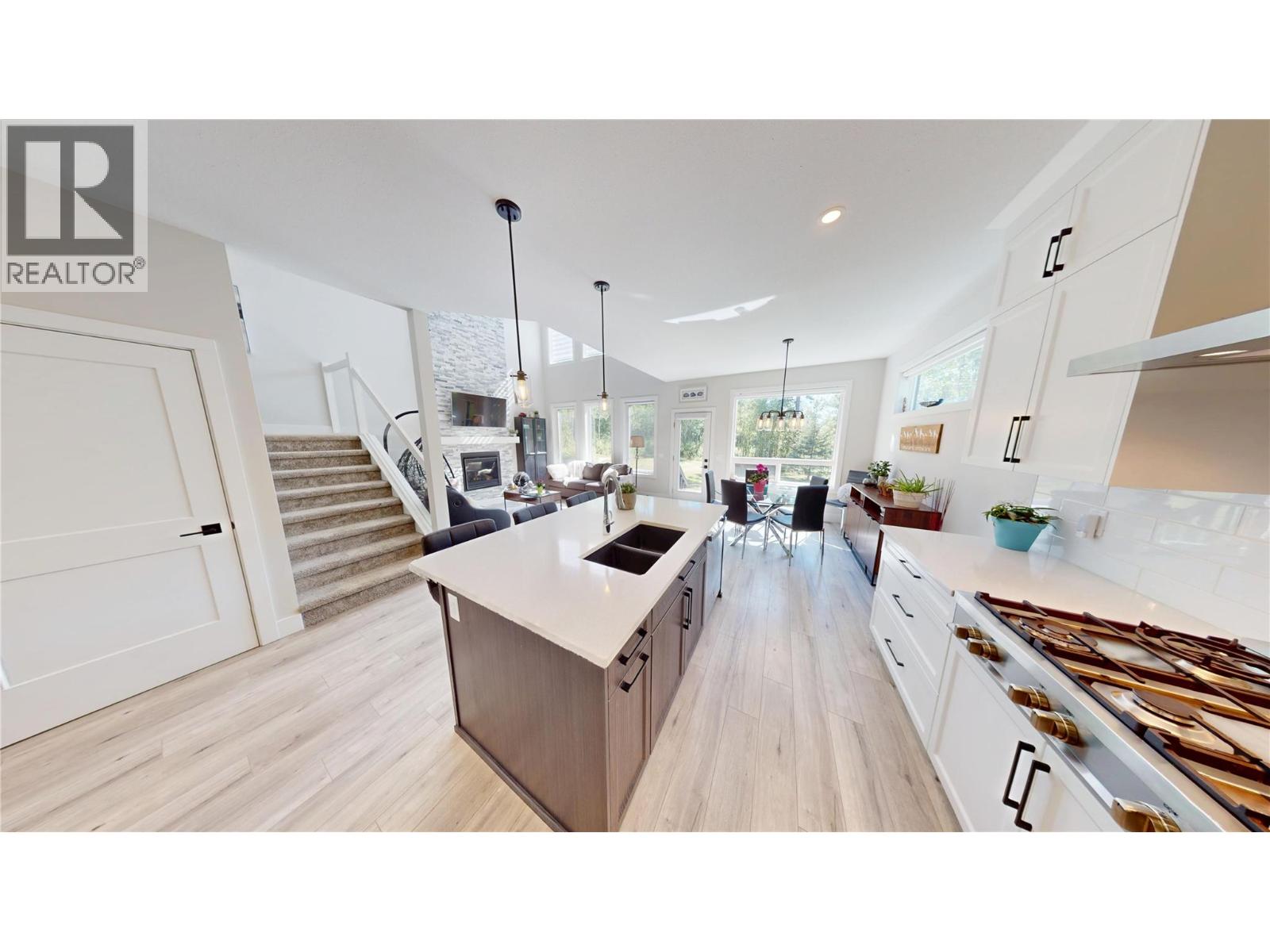2265 Black Hawk Drive, Sparwood, British Columbia  V0B 2G2 - Photo 12 - 10399243