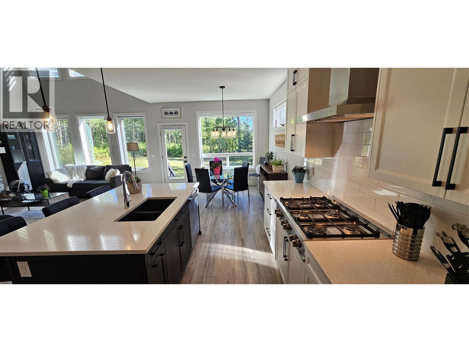 2265 Black Hawk Drive, Sparwood, British Columbia  V0B 2G2 - Photo 13 - 10399243