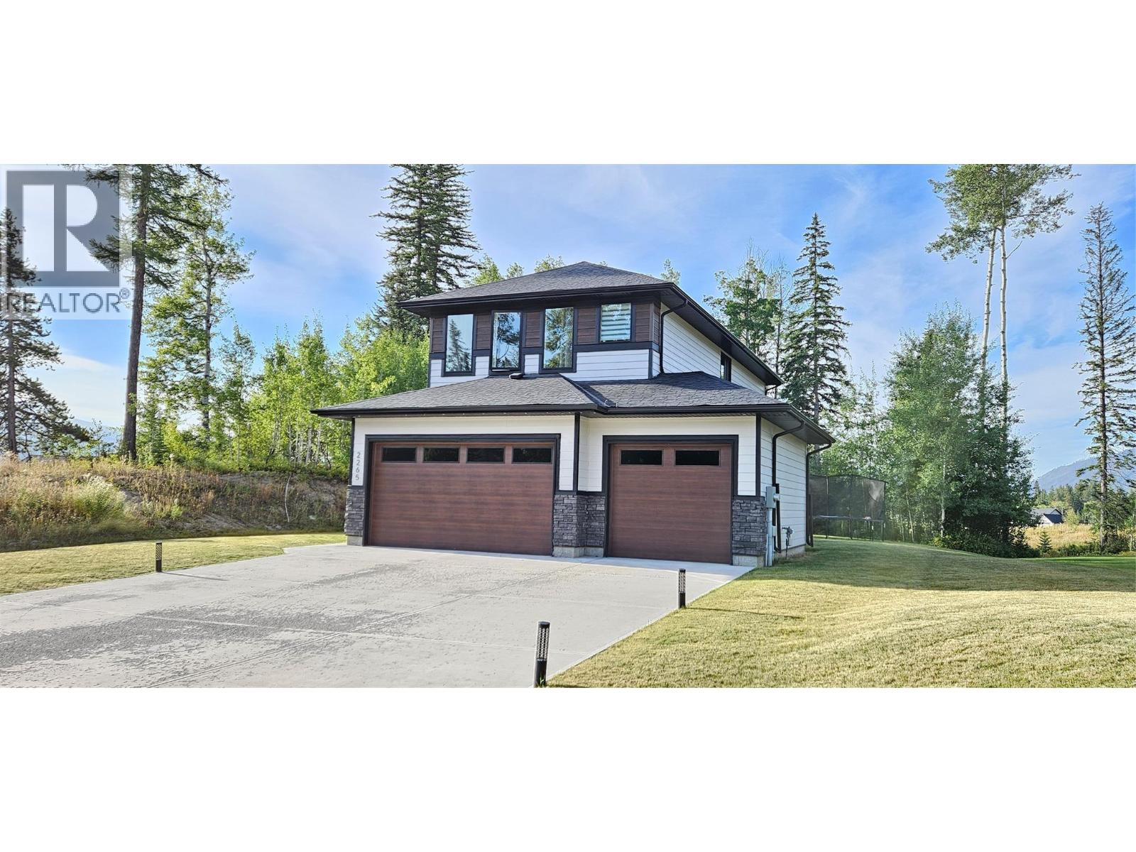 2265 Black Hawk Drive, Sparwood, British Columbia  V0B 2G2 - Photo 2 - 10399243
