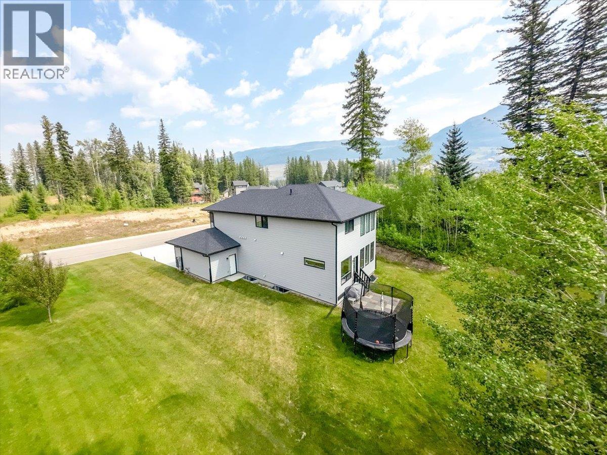 2265 Black Hawk Drive, Sparwood, British Columbia  V0B 2G2 - Photo 48 - 10399243