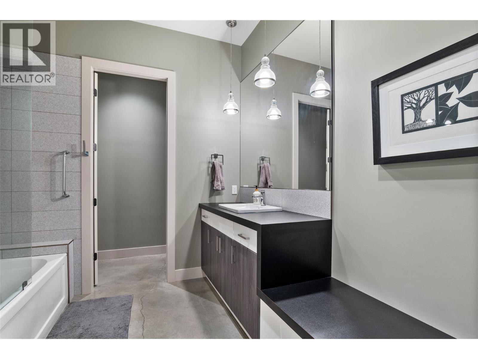 1555 Kicking Horse Way, Kamloops, British Columbia  V2E 2L8 - Photo 36 - 10399581