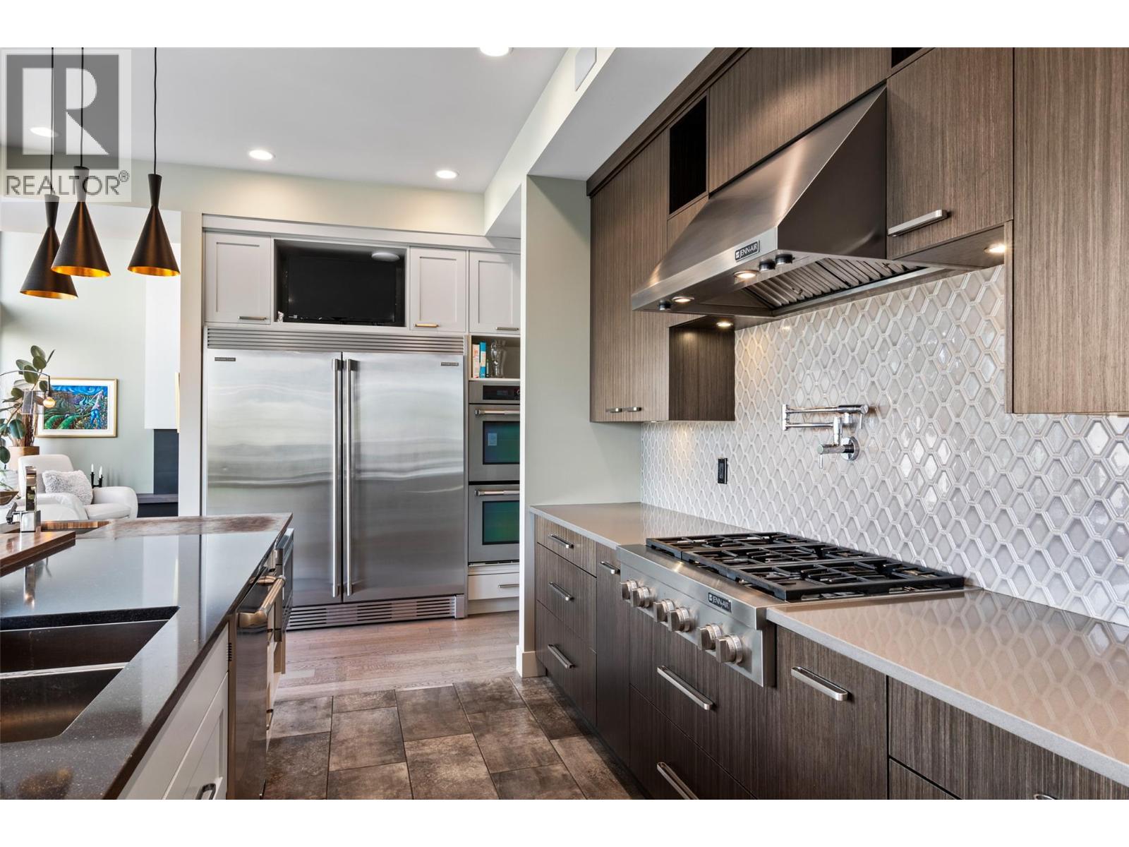 1555 Kicking Horse Way, Kamloops, British Columbia  V2E 2L8 - Photo 8 - 10399581