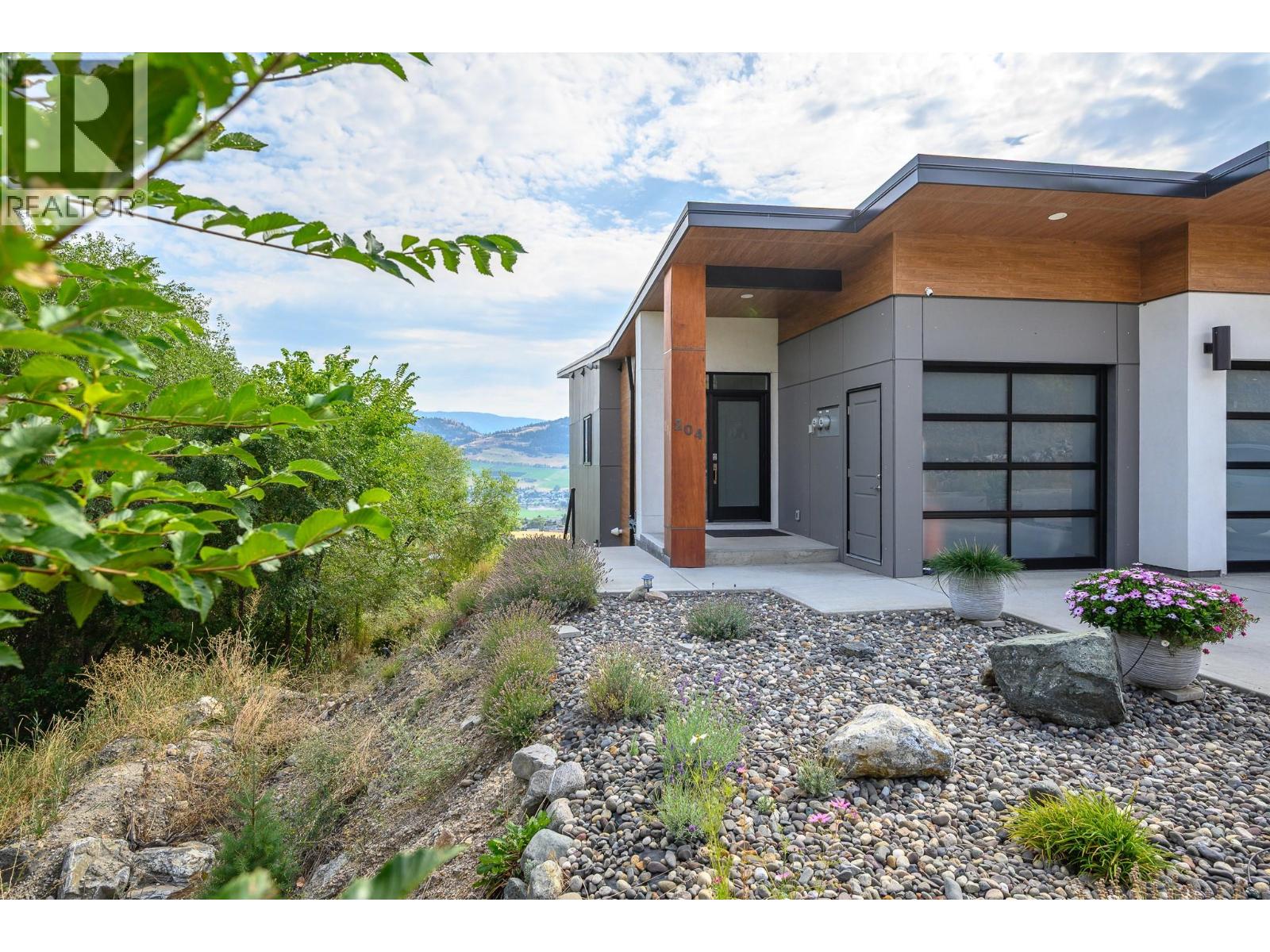 206 Vineyard Way, Vernon, British Columbia  V1H 1Z7 - Photo 3 - 10399551