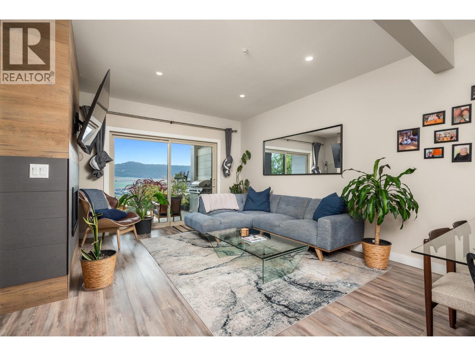 206 Vineyard Way, Vernon, British Columbia  V1H 1Z7 - Photo 8 - 10399551
