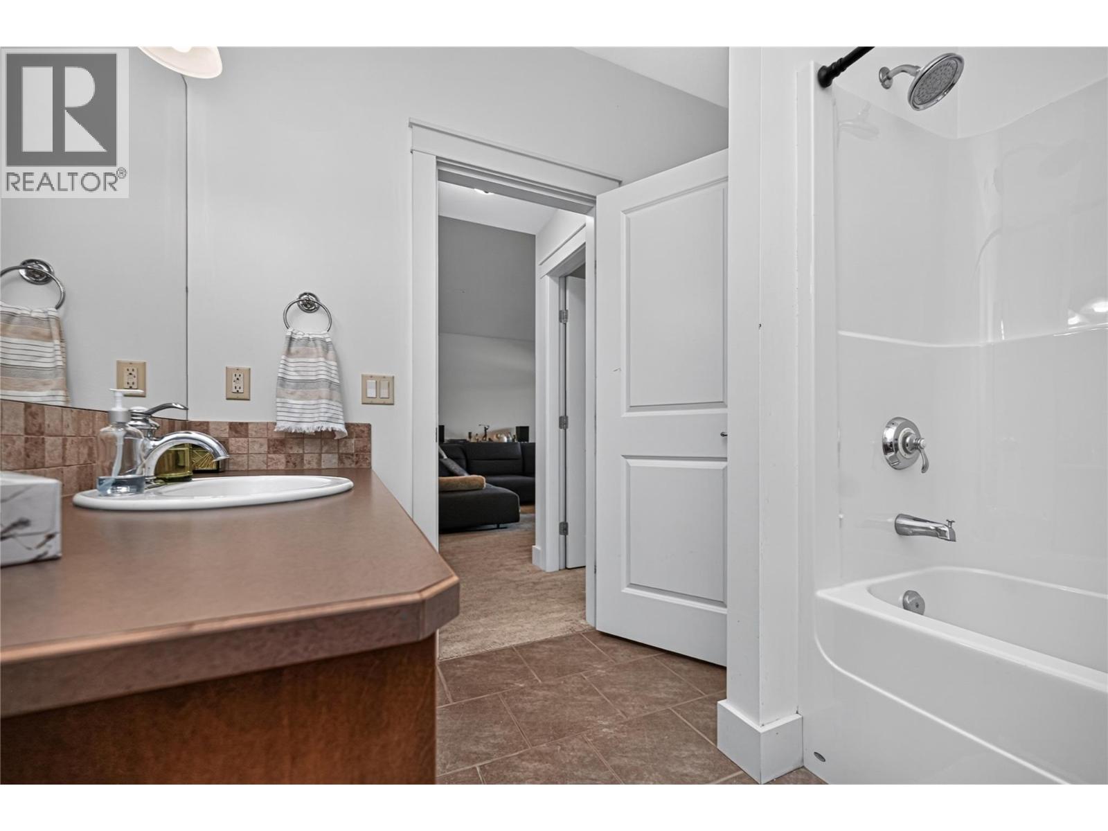 159 Dormie Park Crescent, Vernon, British Columbia  V1H 1Y7 - Photo 65 - 10399486