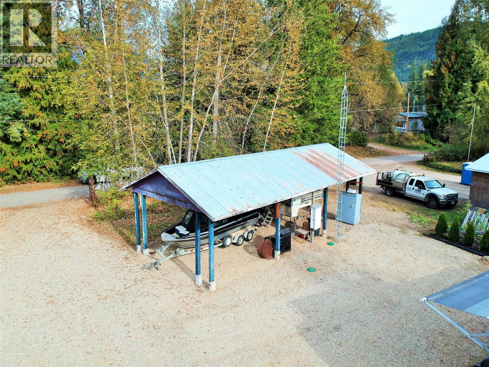 1822 Cemetery Road, Sicamous, British Columbia  V0E 2V4 - Photo 14 - 10399453