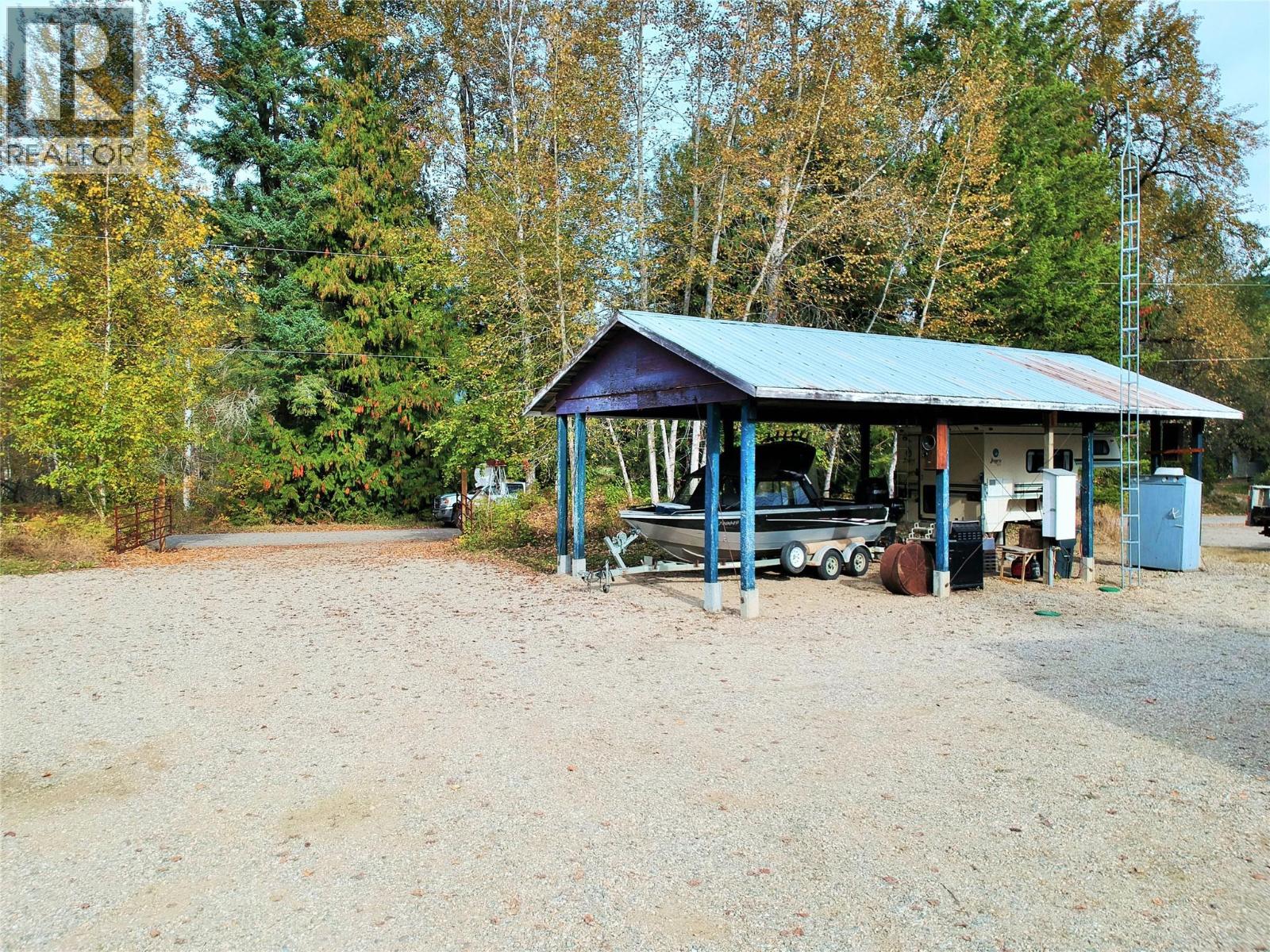 1822 Cemetery Road, Sicamous, British Columbia  V0E 2V4 - Photo 15 - 10399453