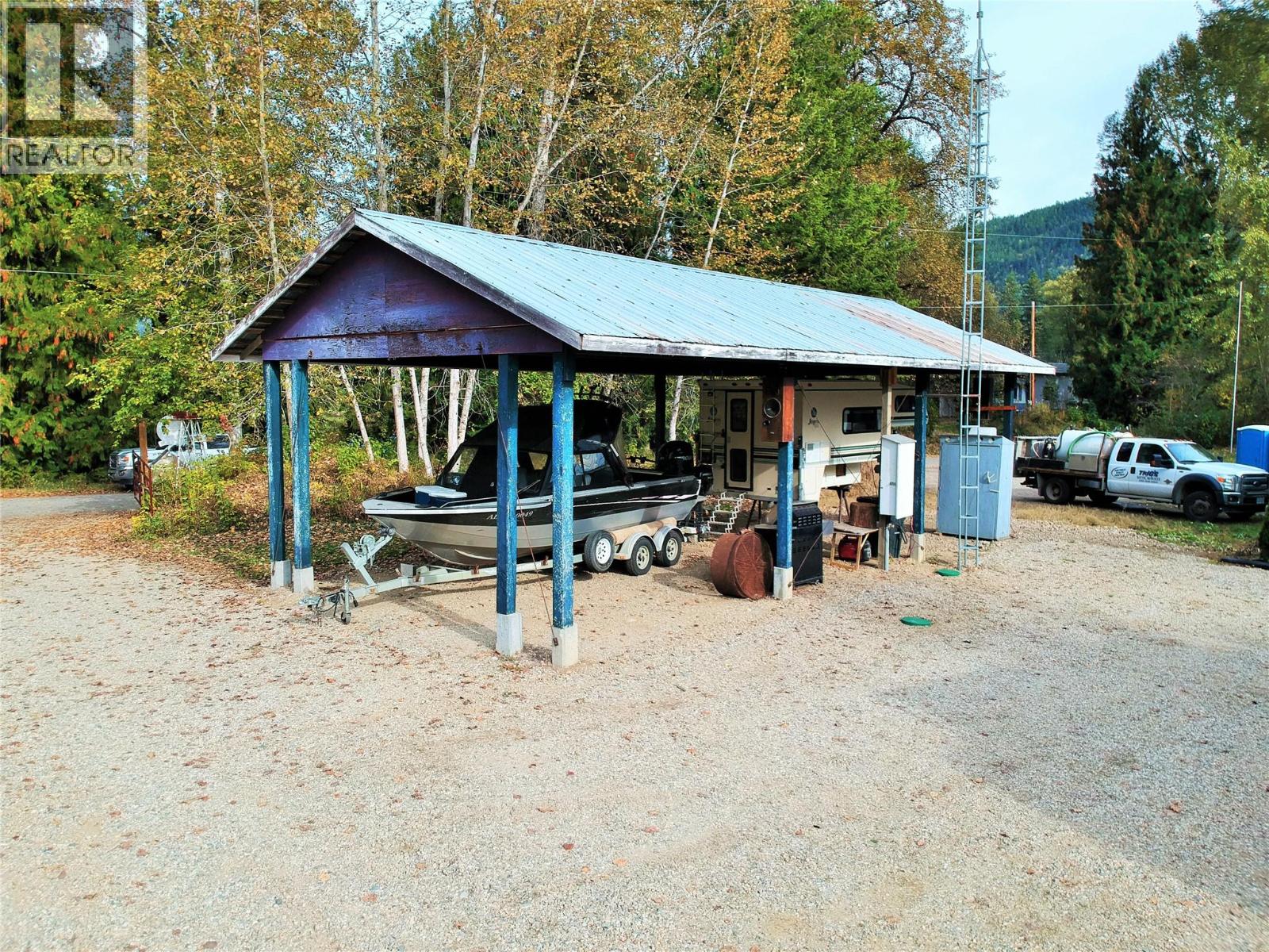 1822 Cemetery Road, Sicamous, British Columbia  V0E 2V4 - Photo 19 - 10399453