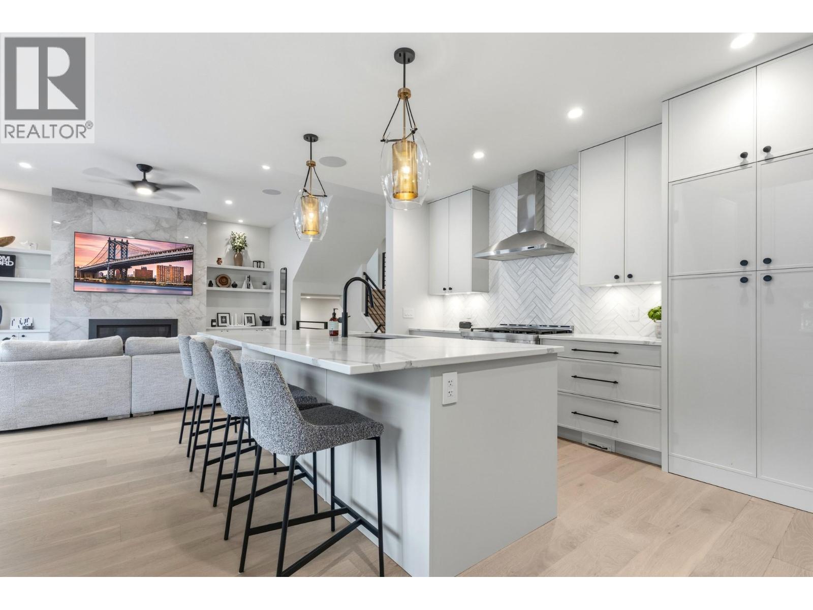 451 Vision Court, Kelowna, British Columbia  V1W 0C4 - Photo 4 - 10398654