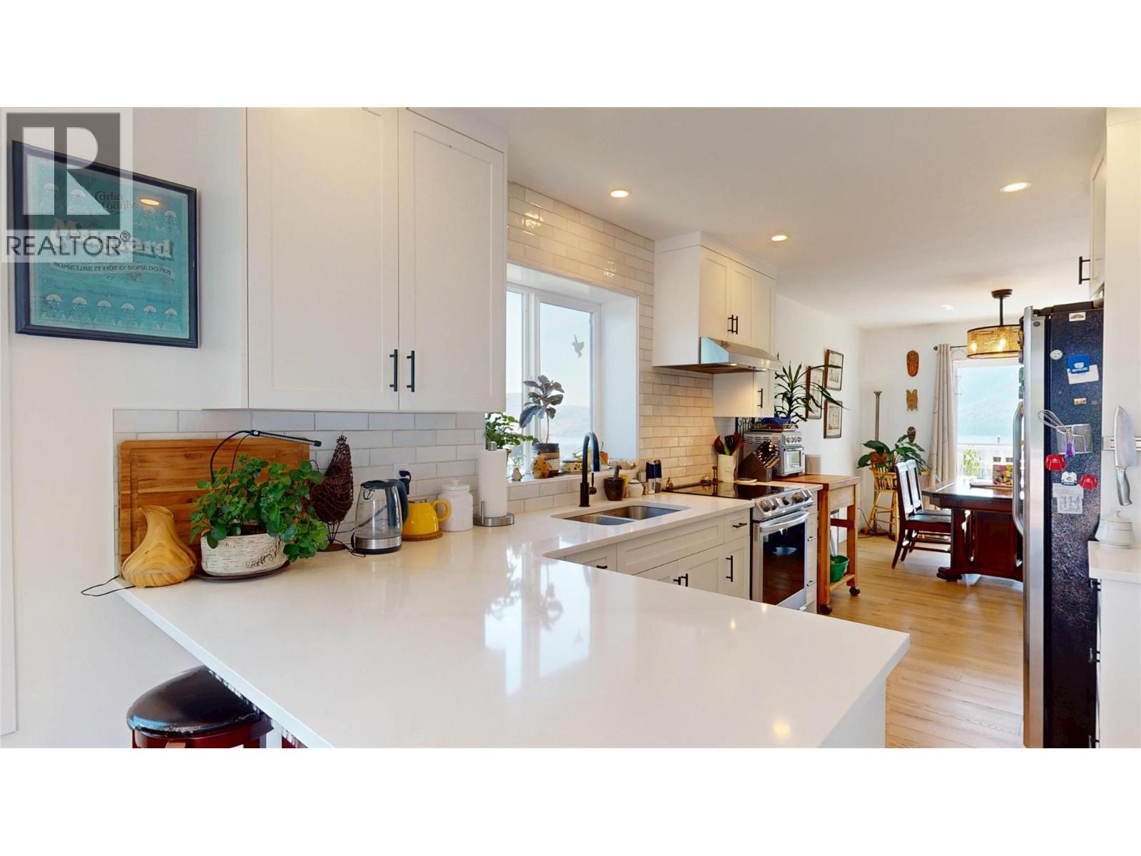 6160 Davies Crescent, Peachland, British Columbia  V0H 1X7 - Photo 7 - 10399503