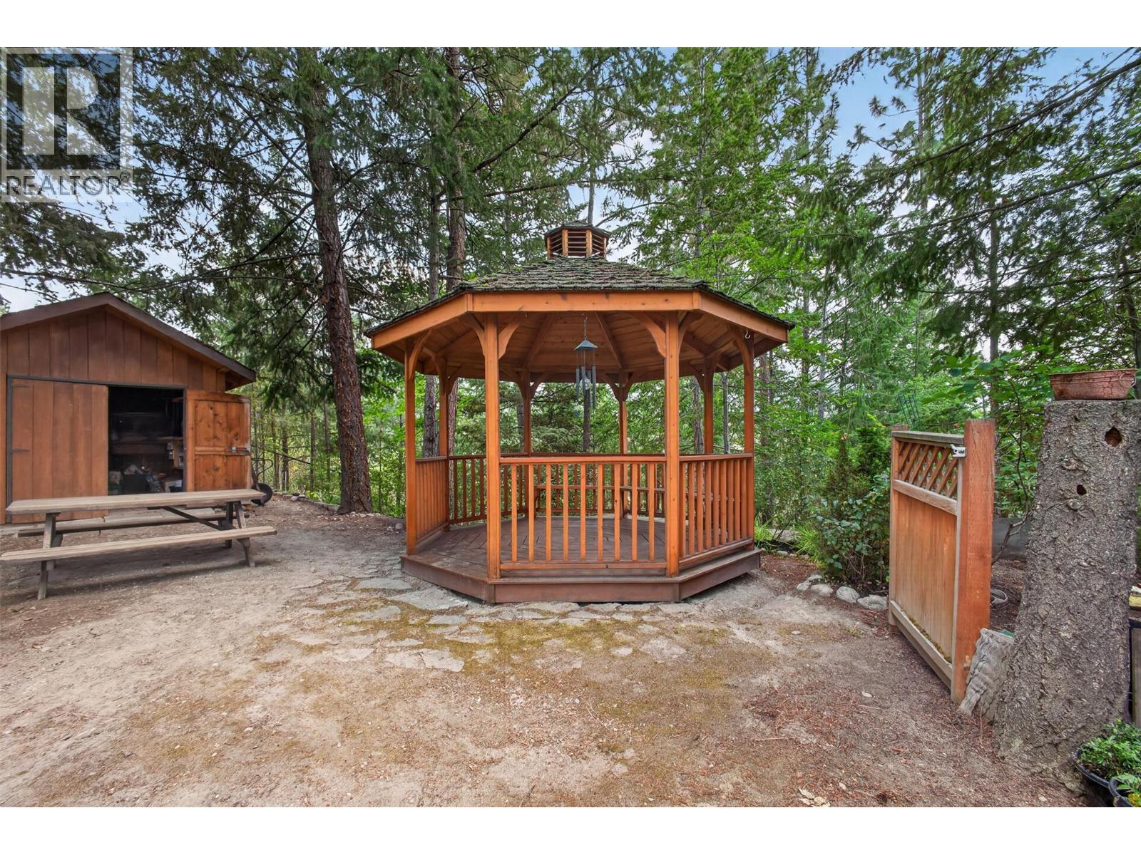3931 Todd Road, Kelowna, British Columbia  V1W 4B3 - Photo 43 - 10399577