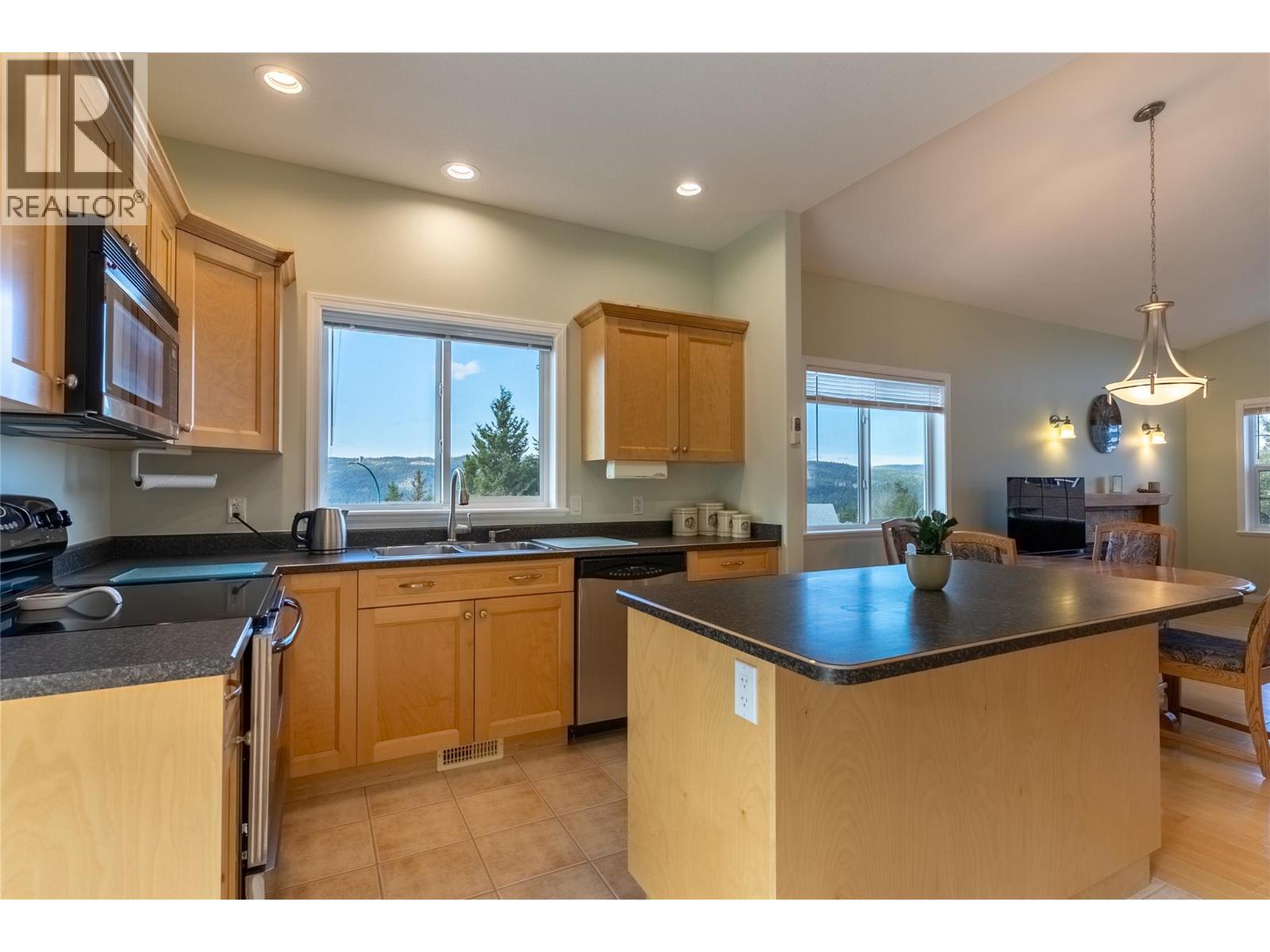 332 Linden Road, Logan Lake, British Columbia  V0K 1W0 - Photo 11 - 10399651