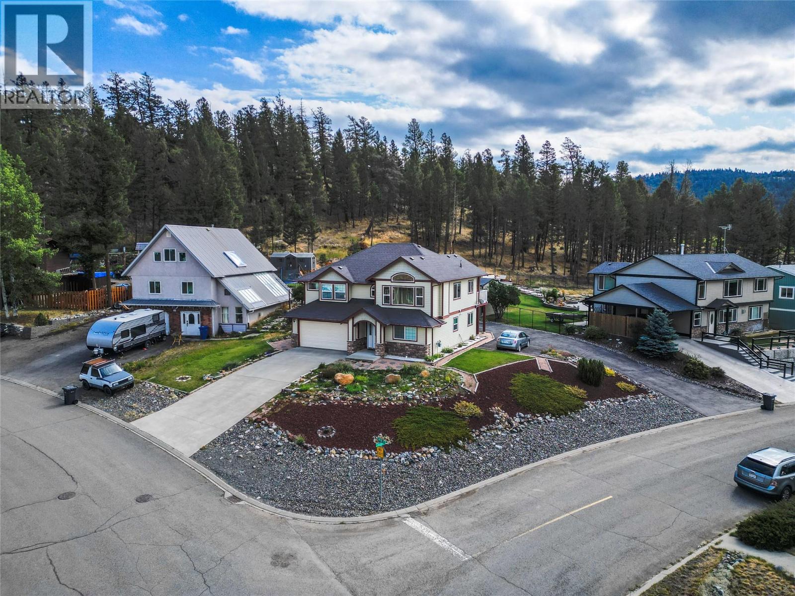 332 Linden Road, Logan Lake, British Columbia  V0K 1W0 - Photo 4 - 10399651