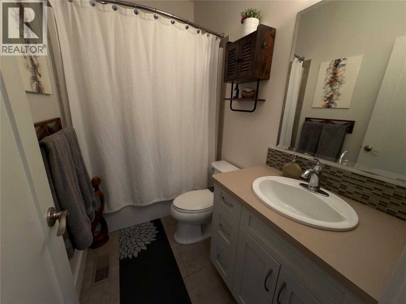 7193 Apex Drive, Vernon, British Columbia  V1B 4E4 - Photo 24 - 10399724