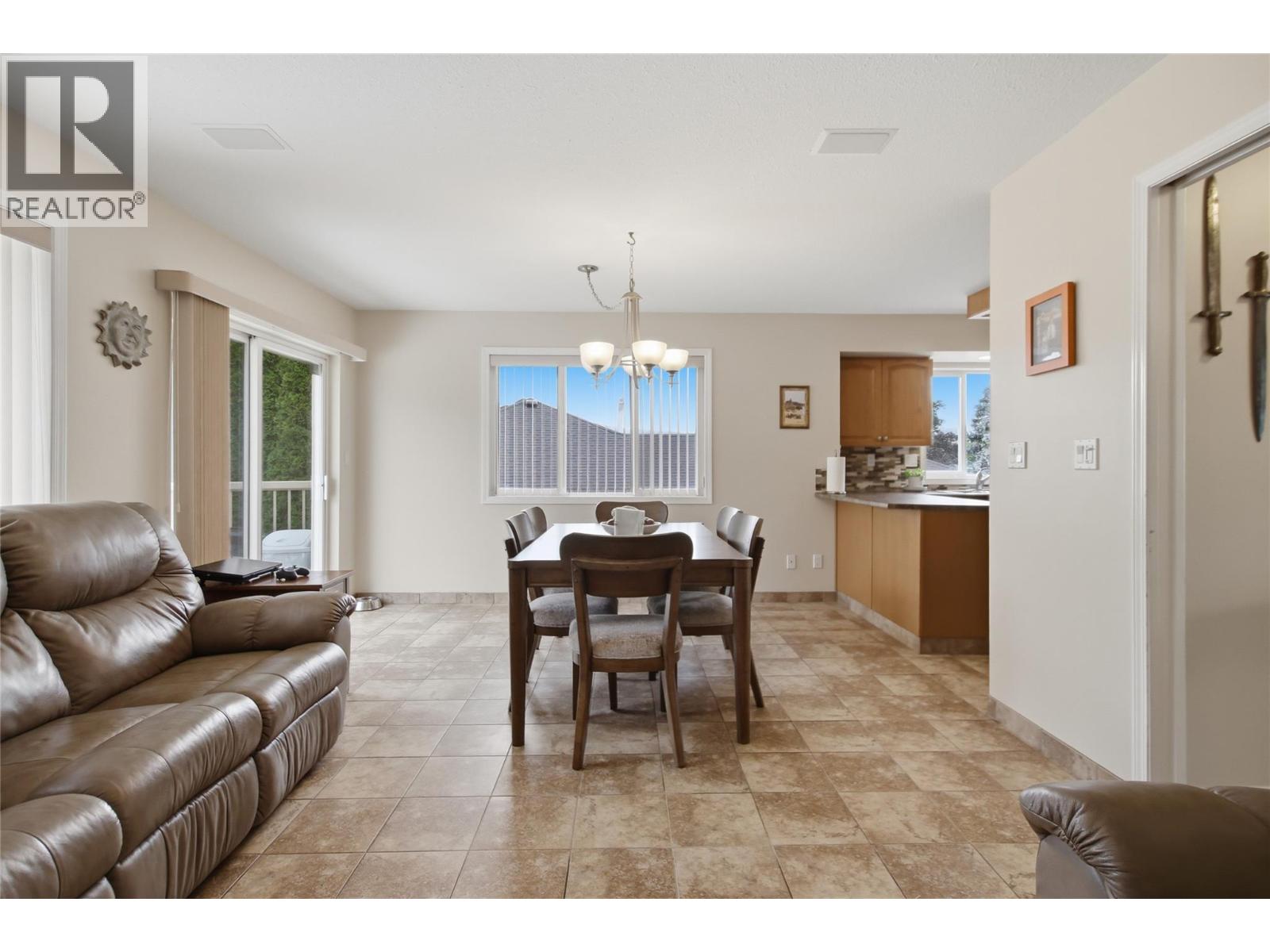 368 Tuxford Drive, Kamloops, British Columbia  V2E 2M7 - Photo 21 - 10399601