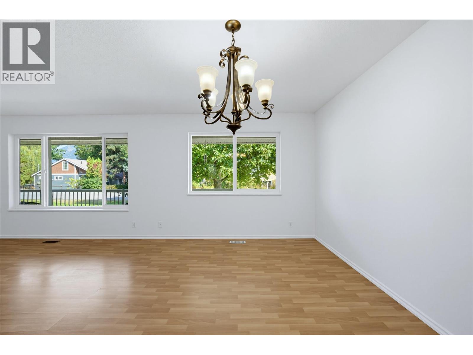 5080 70 Avenue Ne, Salmon Arm, British Columbia  V0E 1K0 - Photo 10 - 10399667