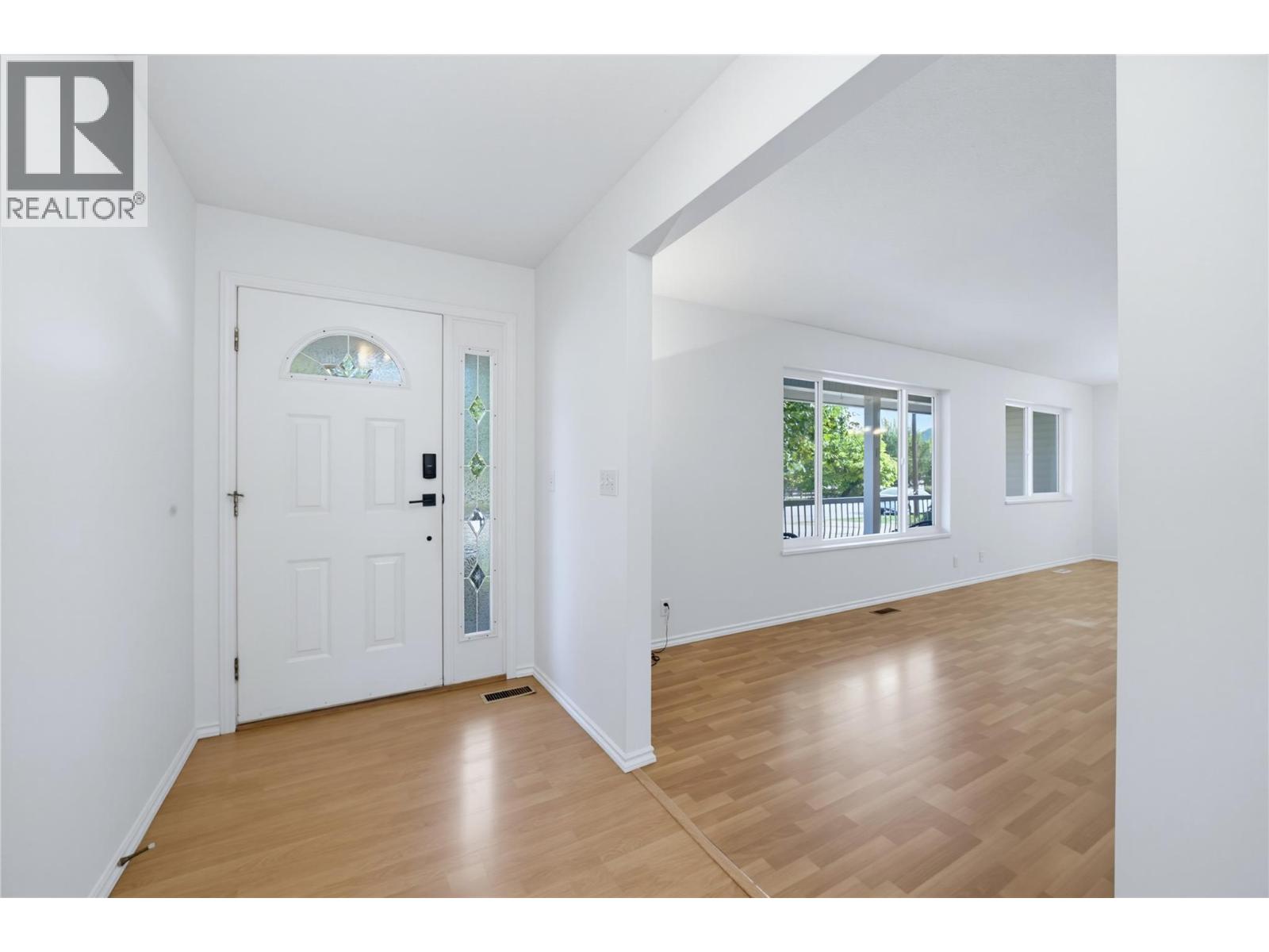 5080 70 Avenue Ne, Salmon Arm, British Columbia  V0E 1K0 - Photo 4 - 10399667