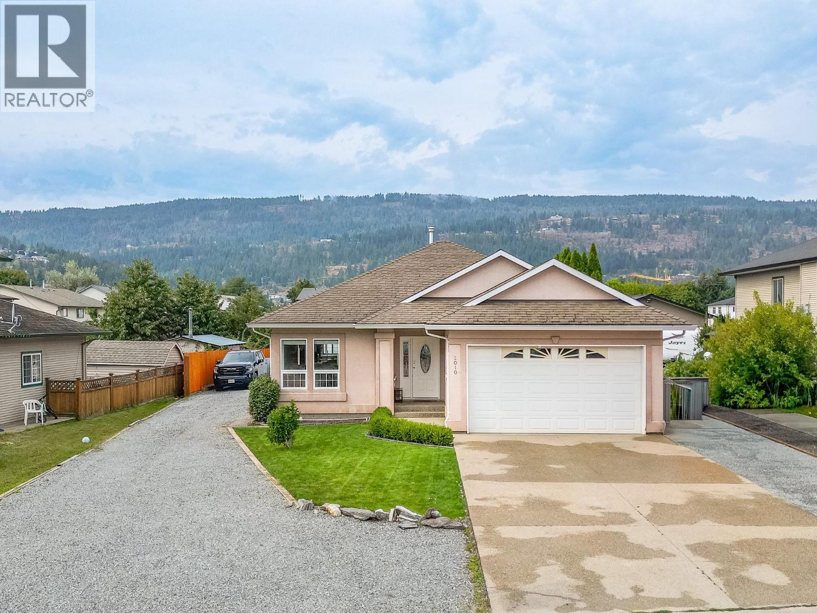 2010 Heitman Street, Enderby, British Columbia  V0E 1V2 - Photo 1 - 10399466
