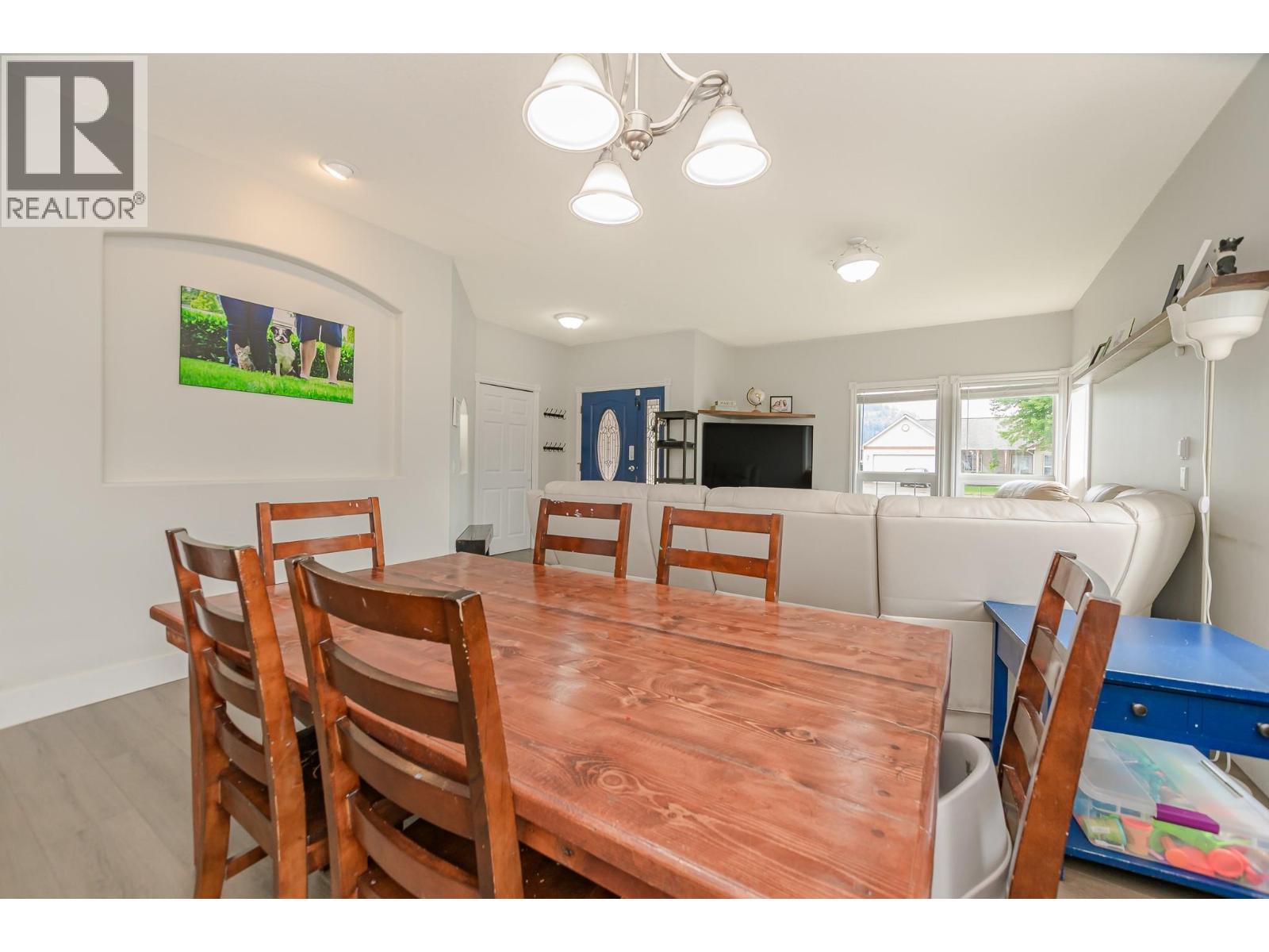 2010 Heitman Street, Enderby, British Columbia  V0E 1V2 - Photo 6 - 10399466