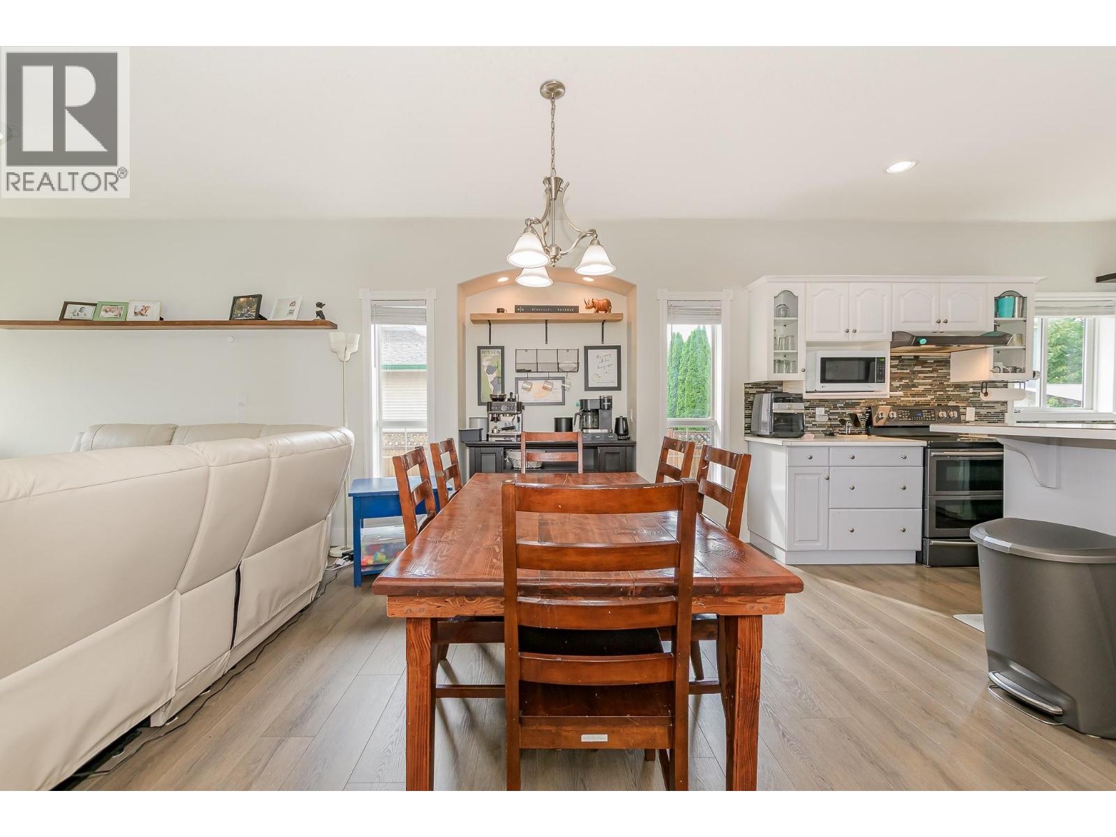 2010 Heitman Street, Enderby, British Columbia  V0E 1V2 - Photo 7 - 10399466