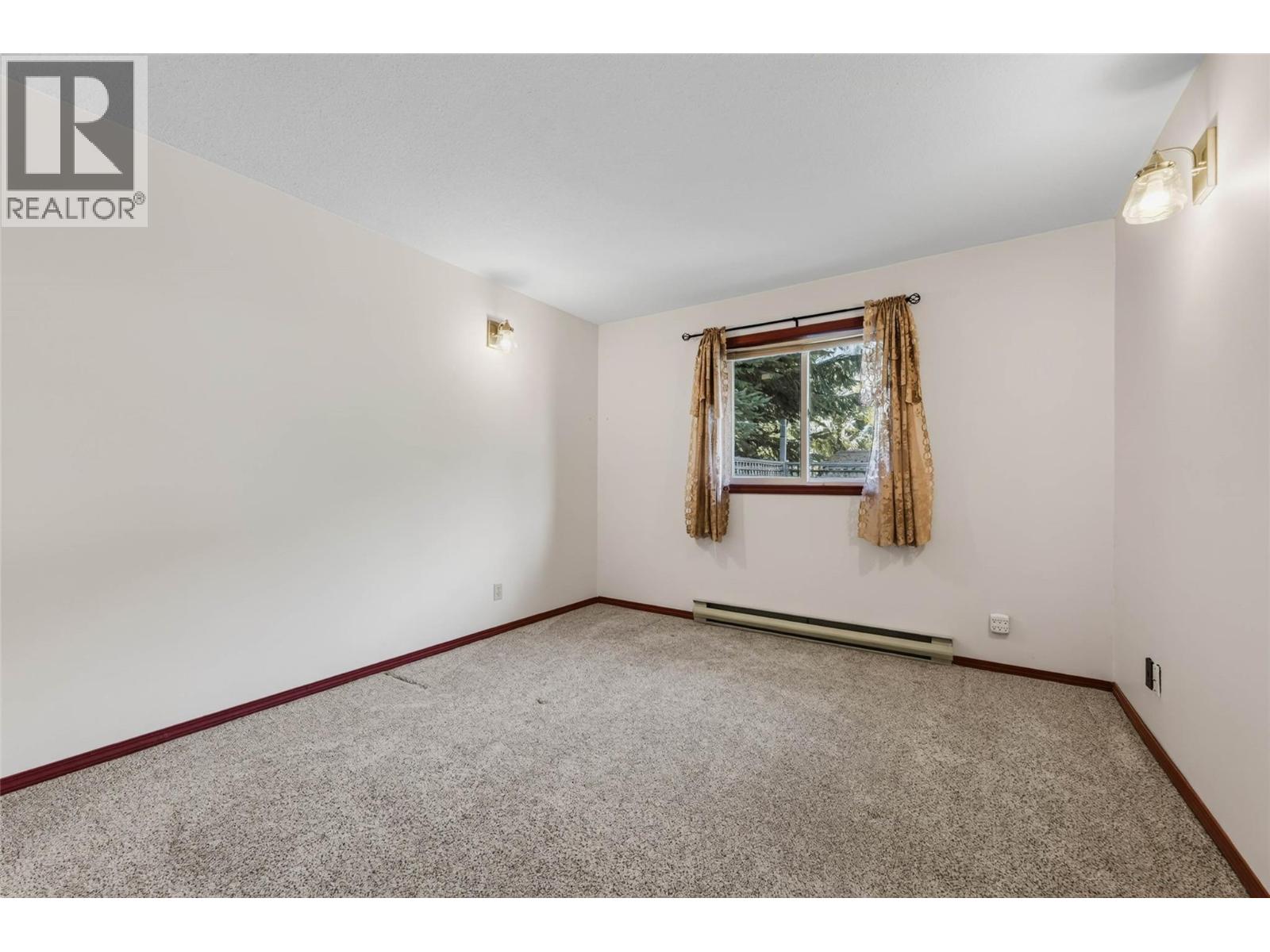 110 Davies Avenue, Salmo, British Columbia  V0G 1Z0 - Photo 22 - 10399406