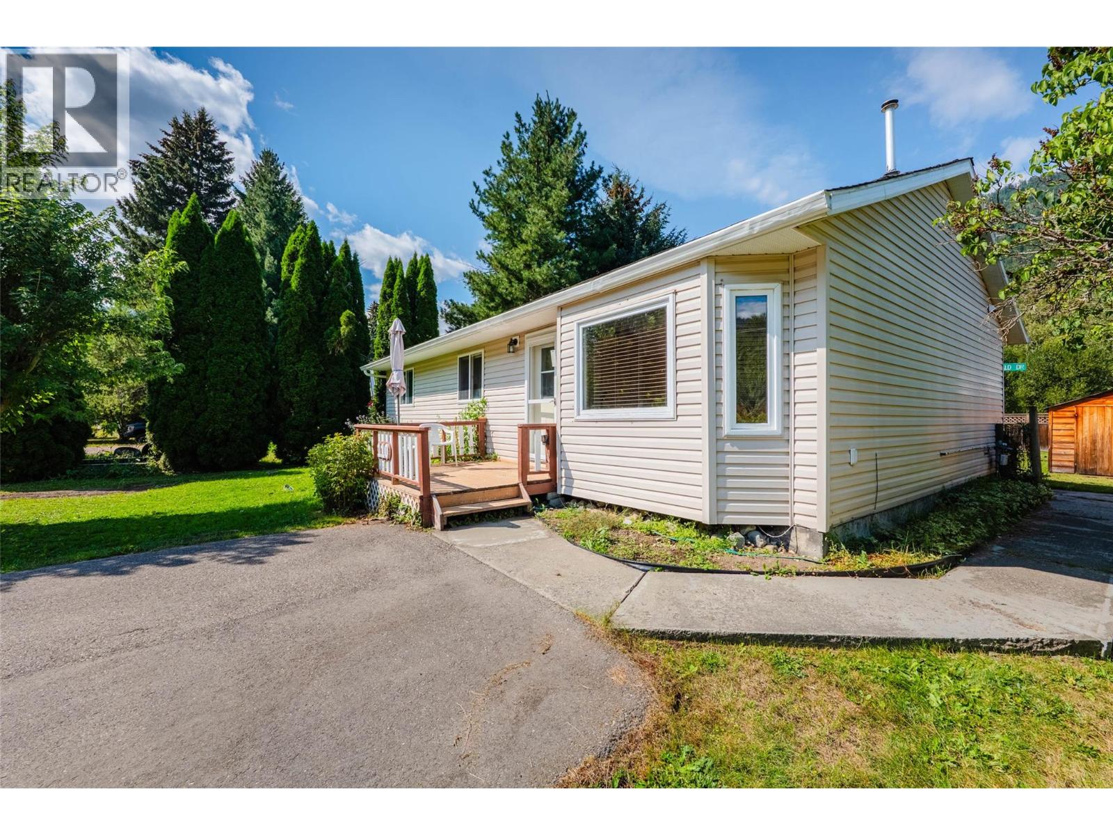 110 Davies Avenue, Salmo, British Columbia  V0G 1Z0 - Photo 26 - 10399406