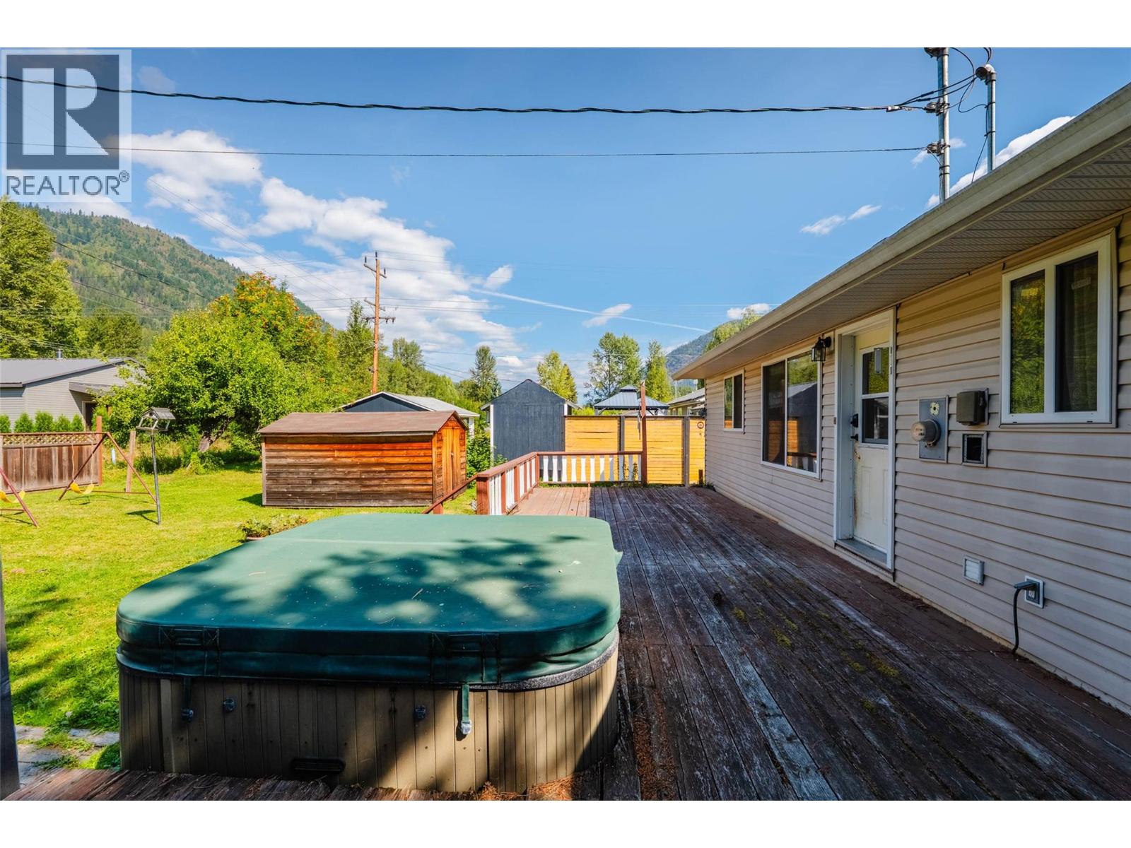 110 Davies Avenue, Salmo, British Columbia  V0G 1Z0 - Photo 31 - 10399406