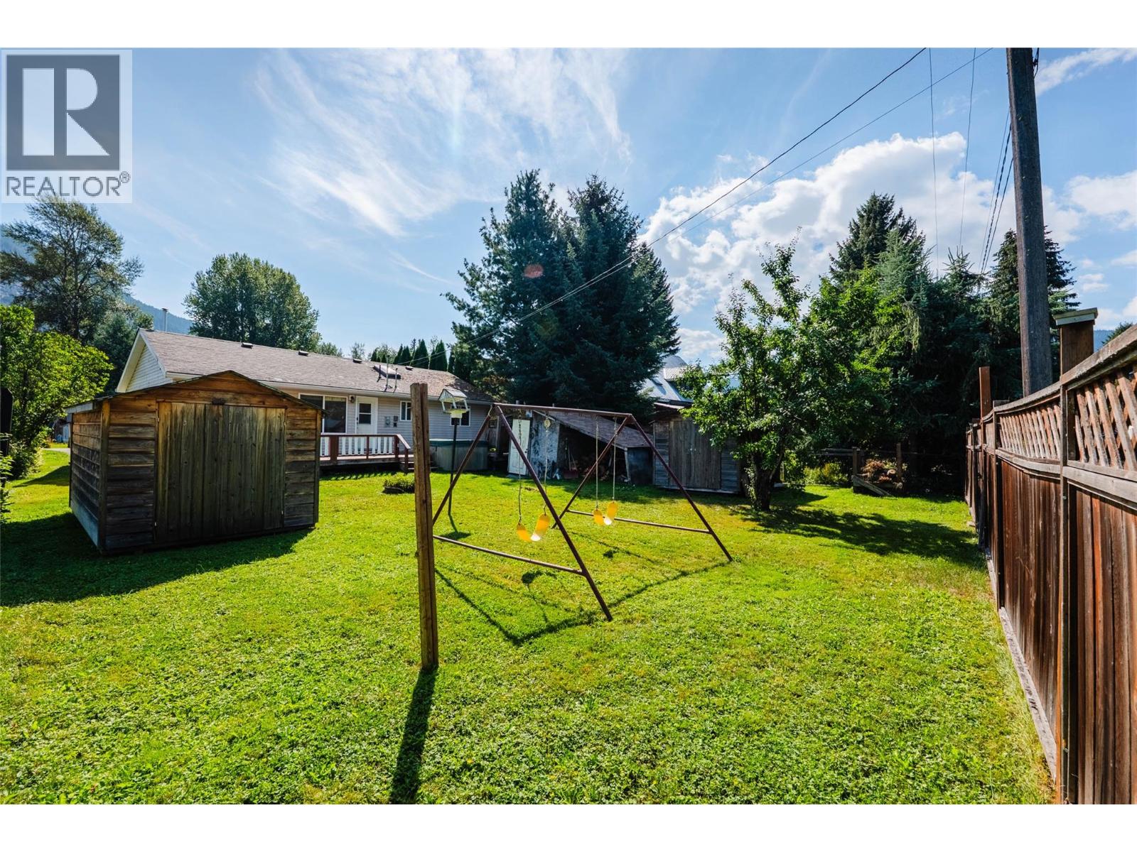 110 Davies Avenue, Salmo, British Columbia  V0G 1Z0 - Photo 34 - 10399406