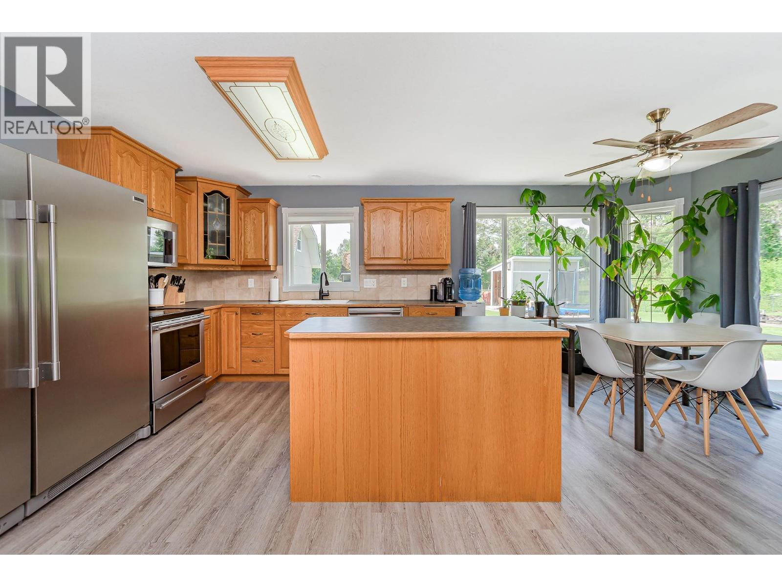 160 Carlin Street, Grindrod, British Columbia  V0E 1Y0 - Photo 5 - 10399460