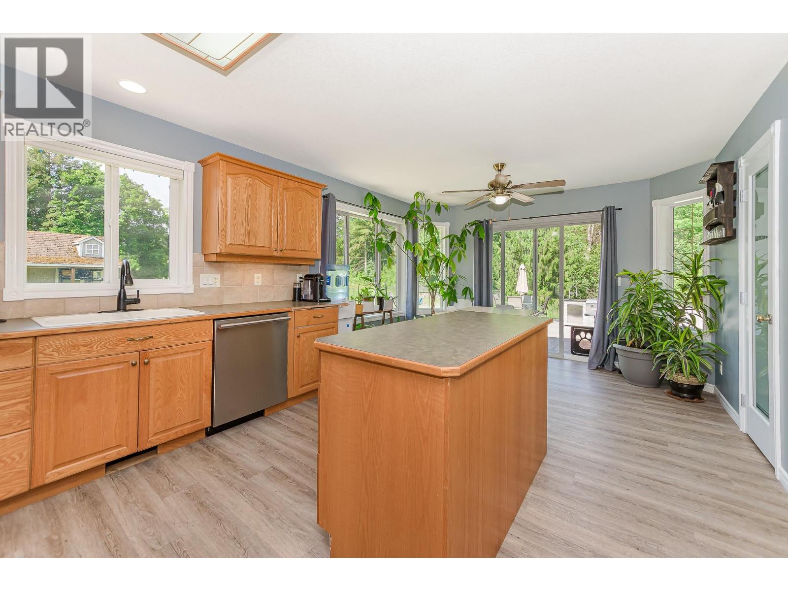 160 Carlin Street, Grindrod, British Columbia  V0E 1Y0 - Photo 6 - 10399460
