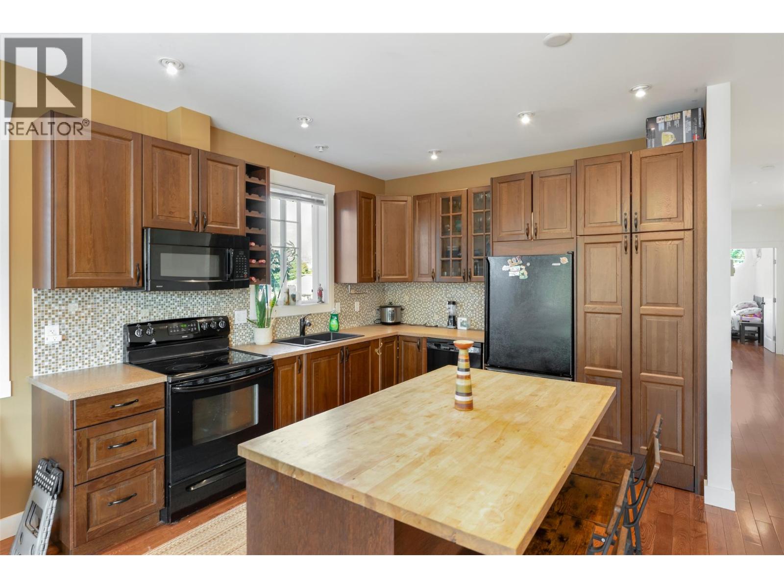 598 Wade Avenue Unit# 102, Penticton, British Columbia  V2A 1V5 - Photo 5 - 10398994