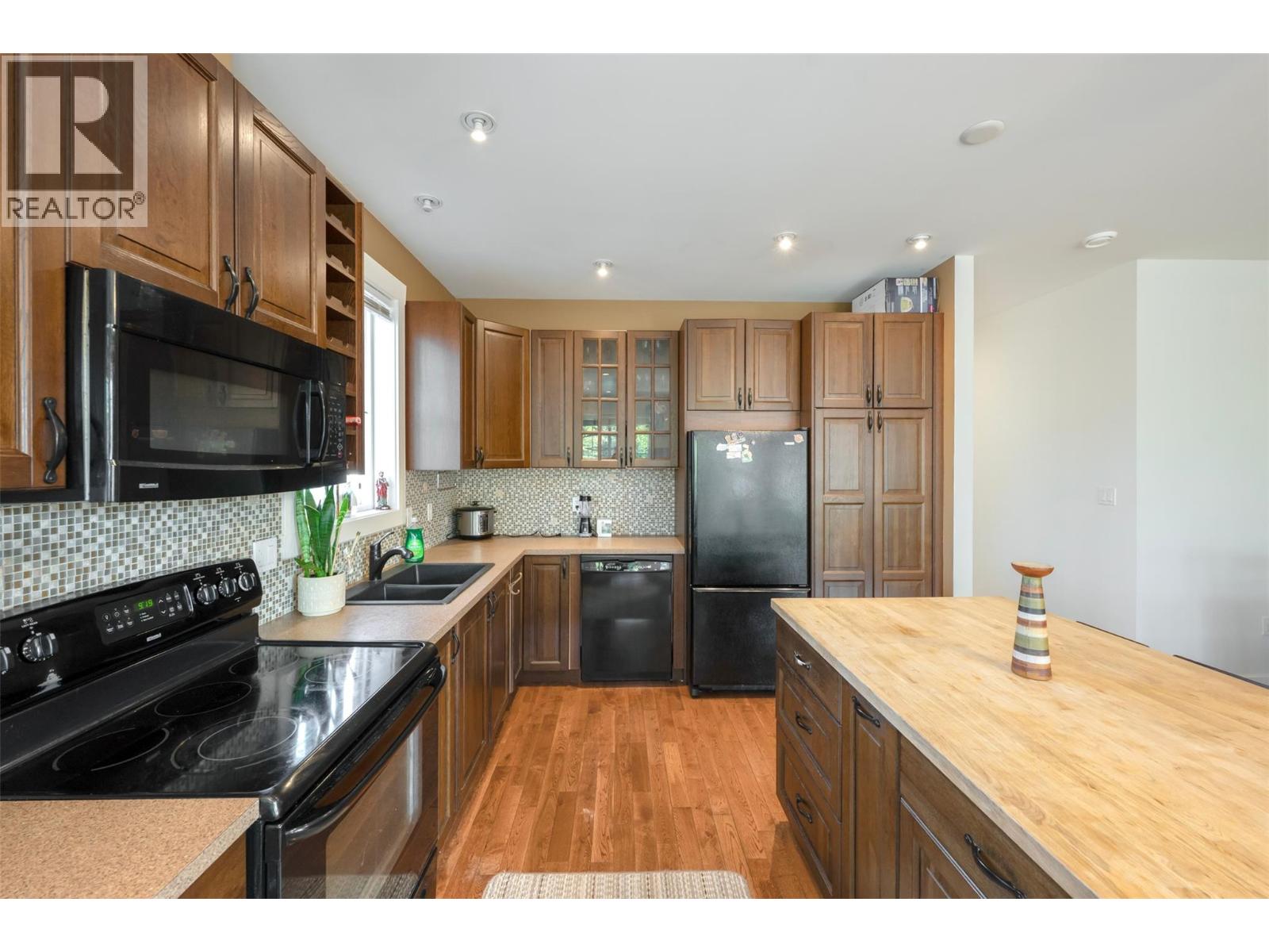 598 Wade Avenue Unit# 102, Penticton, British Columbia  V2A 1V5 - Photo 6 - 10398994