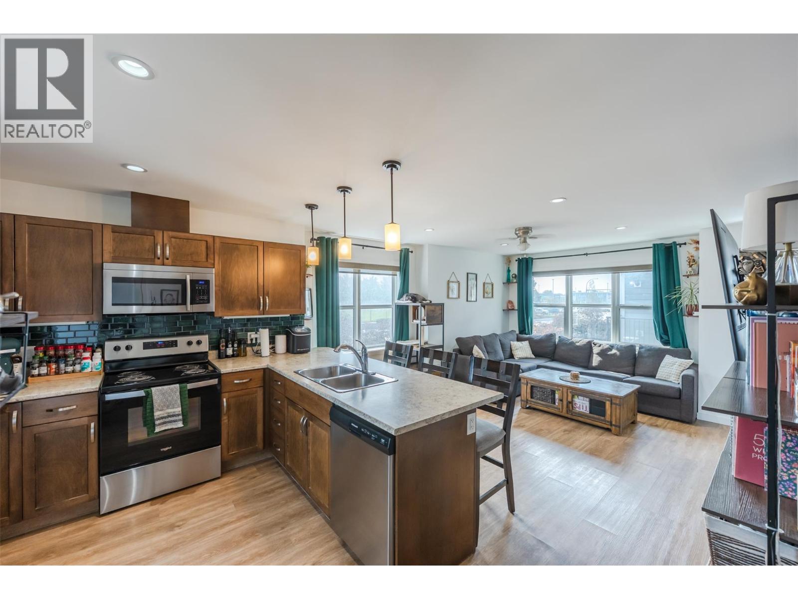 707 Revelstoke Avenue Unit# 102, Penticton, British Columbia  V2A 2J1 - Photo 3 - 10399727