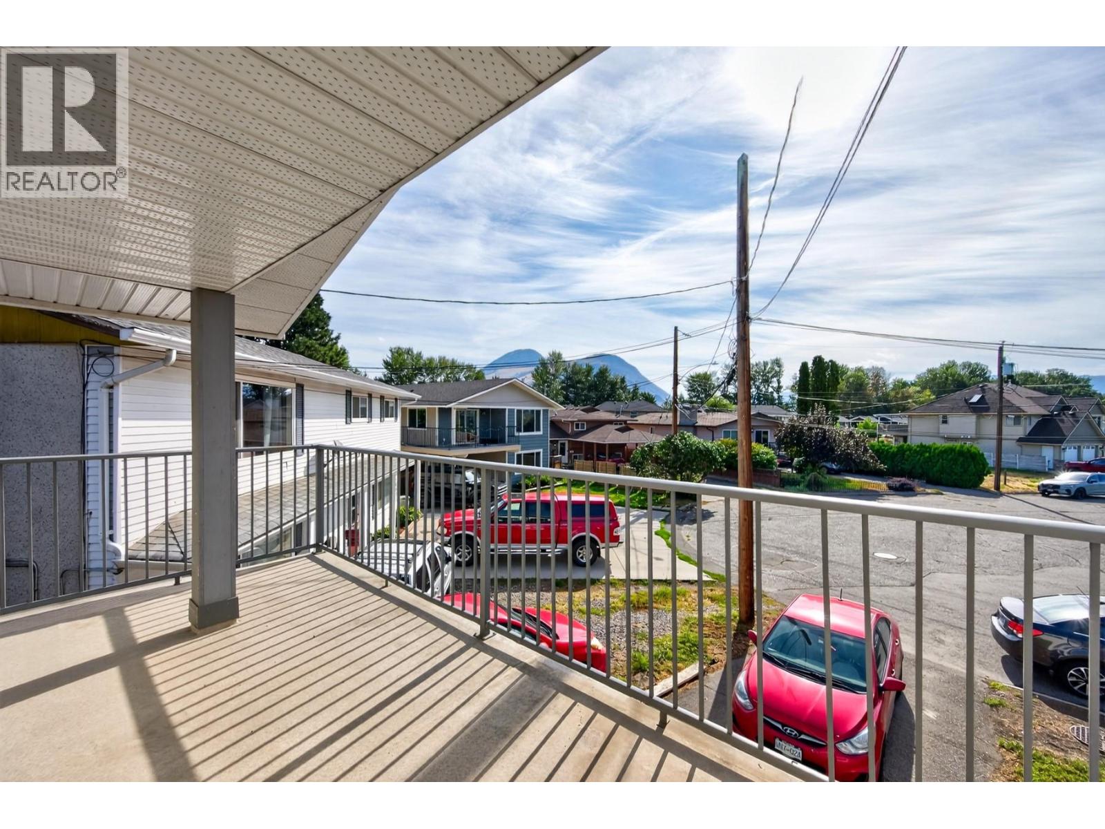 1037 Dundas Street, Kamloops, British Columbia  V2B 2T1 - Photo 12 - 10399709