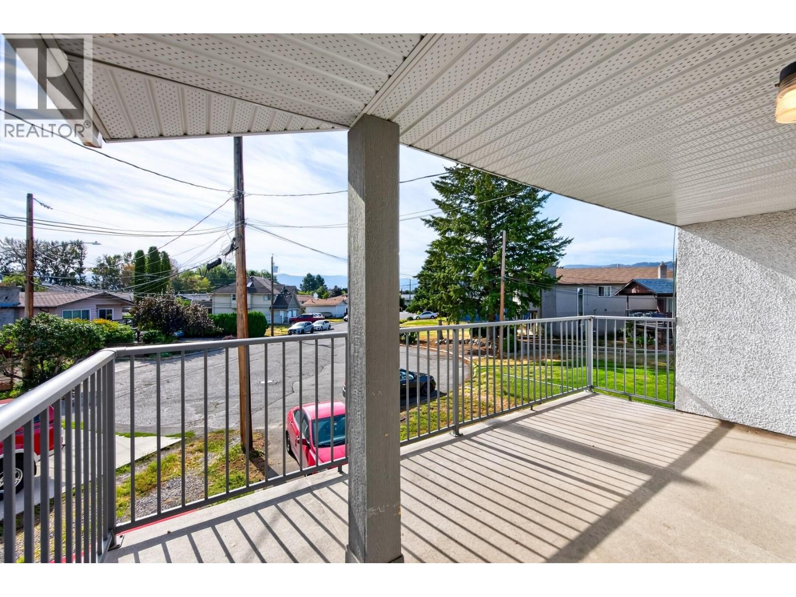 1037 Dundas Street, Kamloops, British Columbia  V2B 2T1 - Photo 13 - 10399709