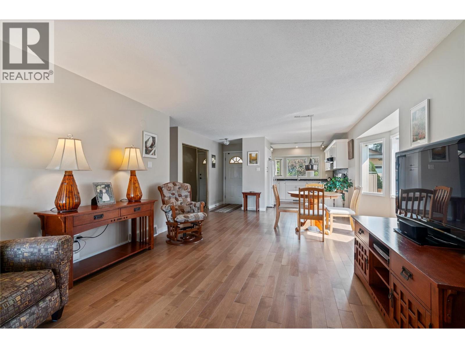 2415 5 Avenue Ne, Salmon Arm, British Columbia  V1E 1Y9 - Photo 13 - 10399524