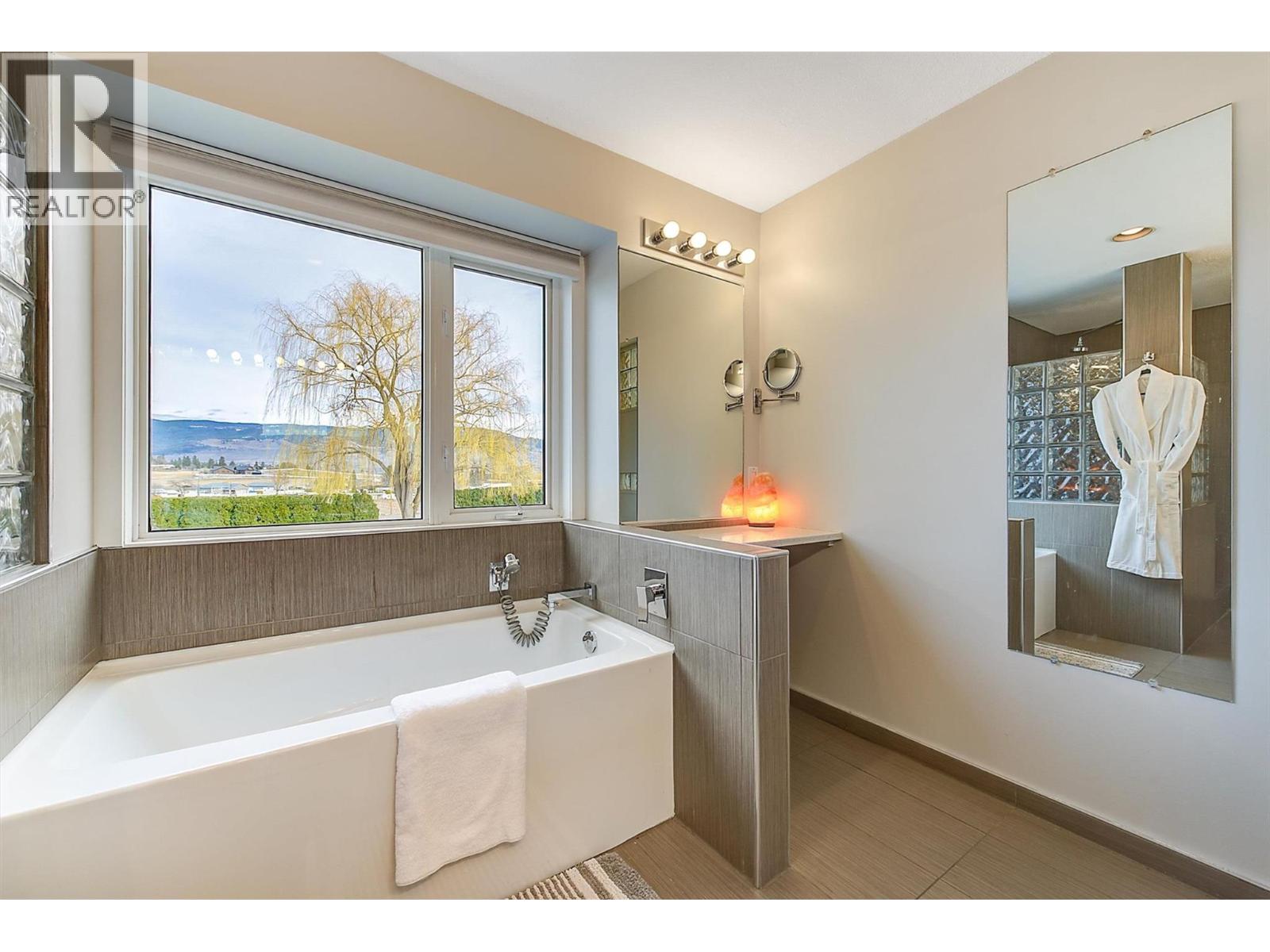 2547 Sexsmith Road, Kelowna, British Columbia  V1V 2G6 - Photo 23 - 10399056
