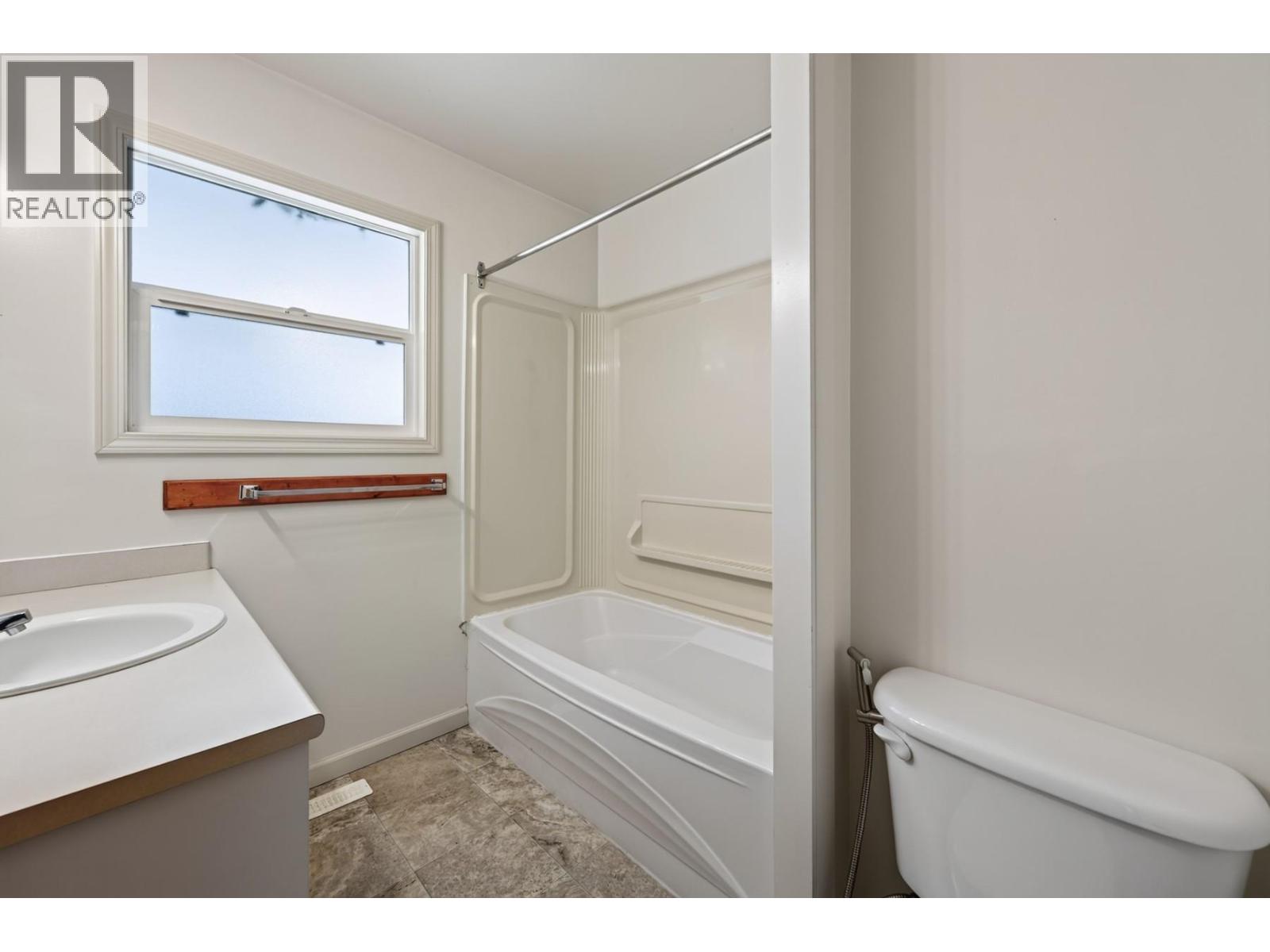 2640 Argyle Avenue, Kamloops, British Columbia  V2B 4T8 - Photo 12 - 10399705