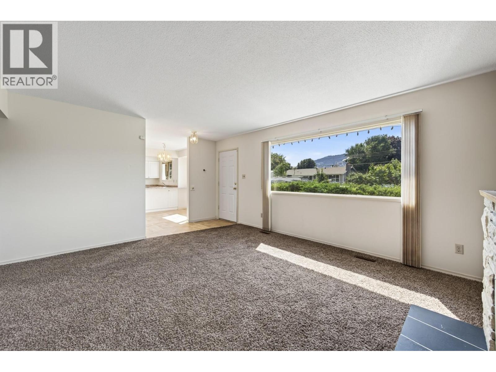 2640 Argyle Avenue, Kamloops, British Columbia  V2B 4T8 - Photo 3 - 10399705
