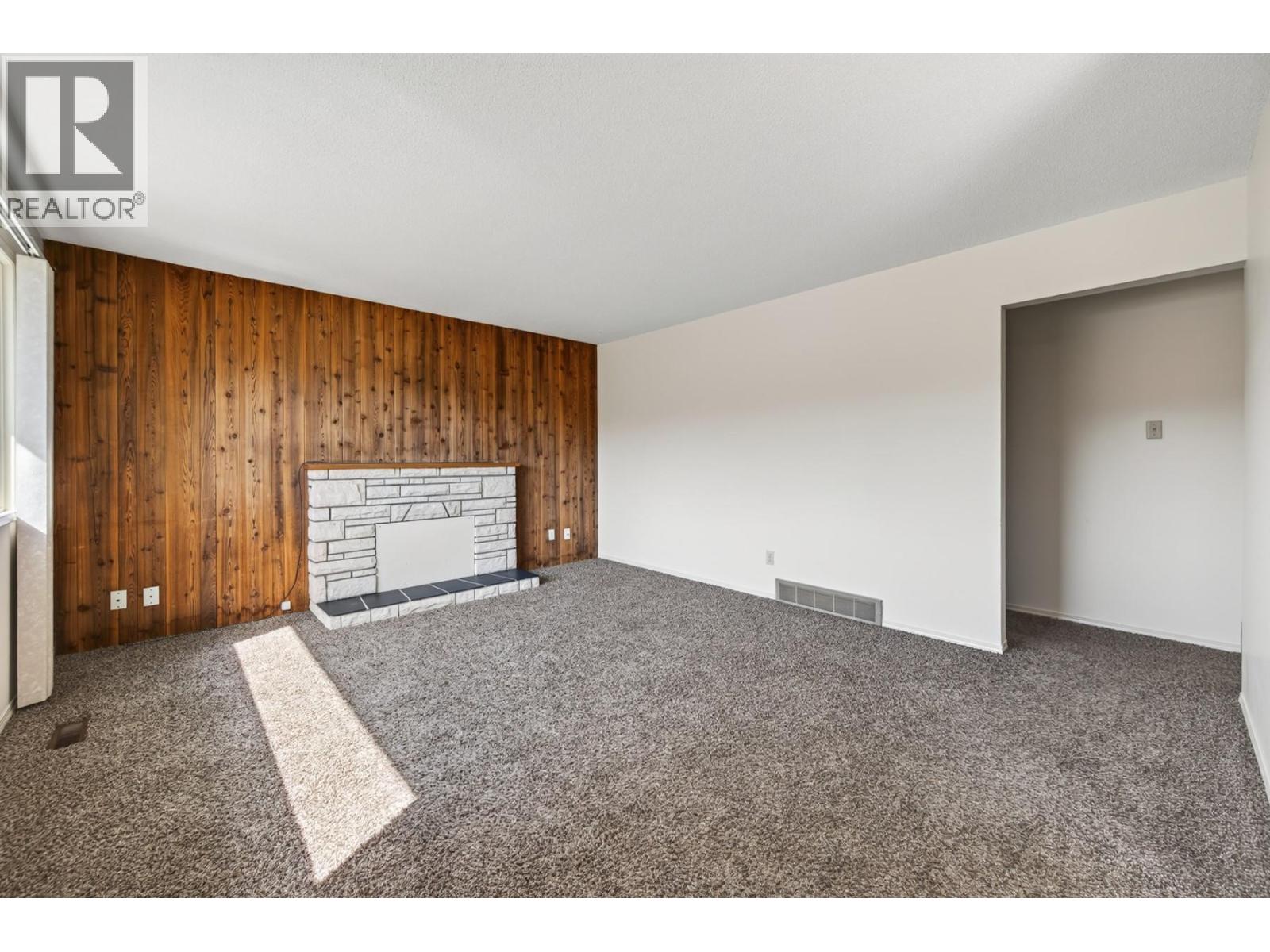 2640 Argyle Avenue, Kamloops, British Columbia  V2B 4T8 - Photo 4 - 10399705