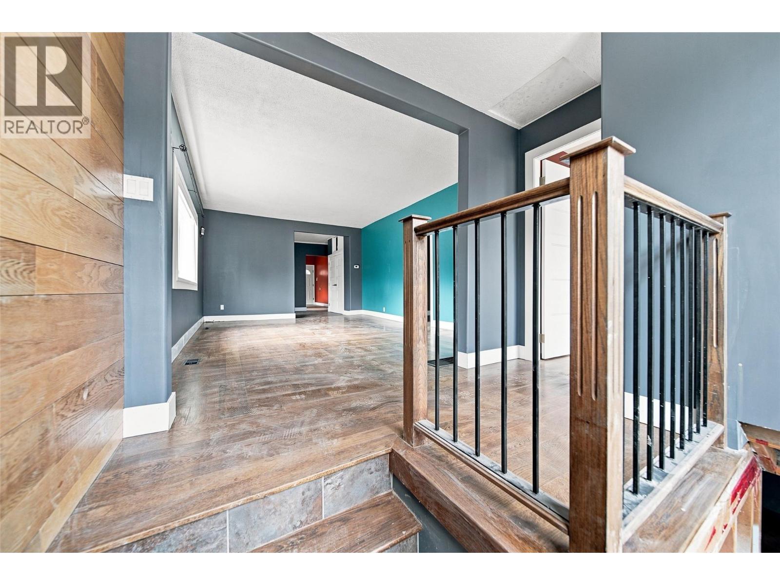 1401 Chapman Street, Merritt, British Columbia  V1K 1B8 - Photo 4 - 10399409